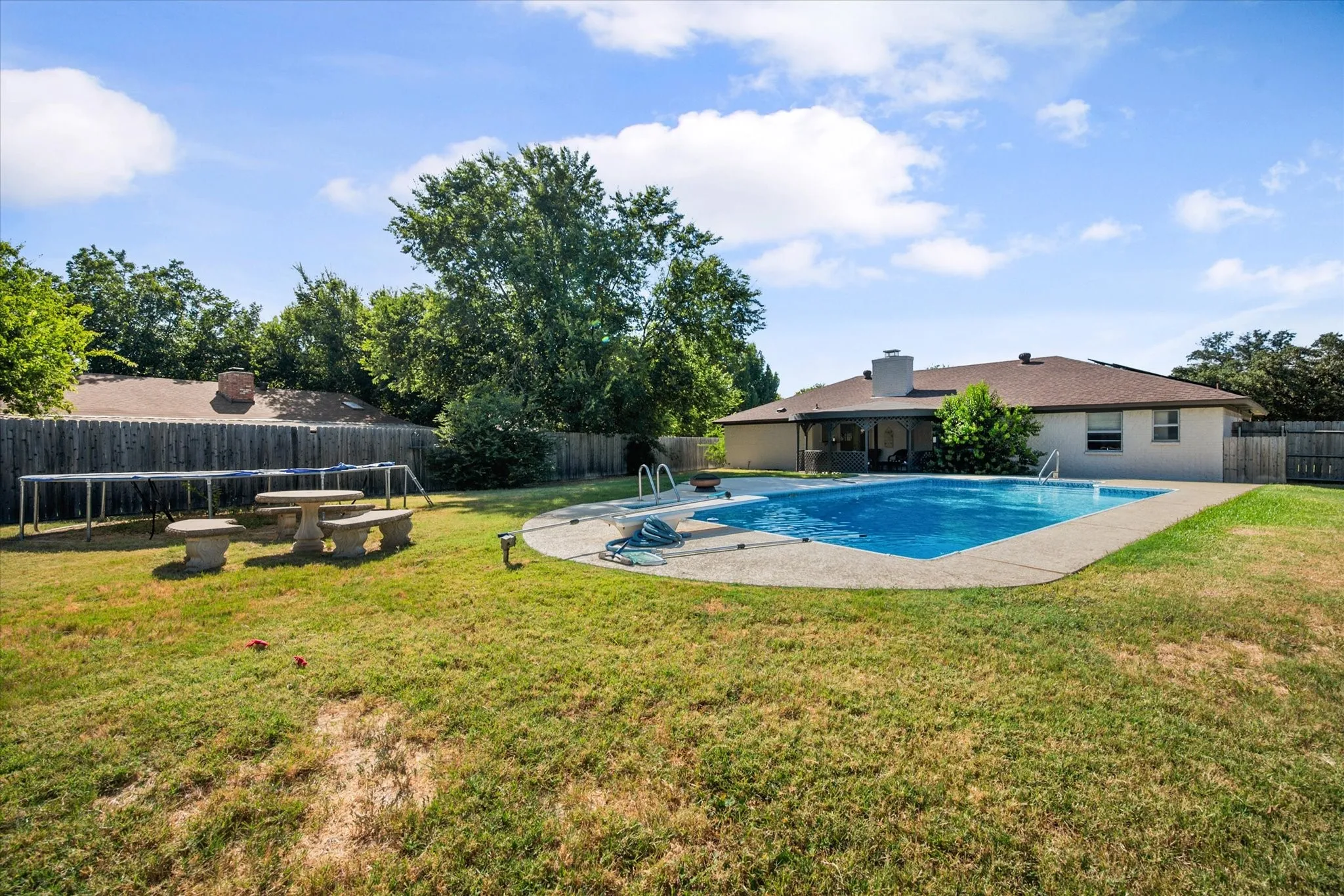 Single Family Residence For Sale in Tarrant County , 108 Haywood Drive, Benbrook, Texas 76126, 3 Bedroom, 2 Bathroom, 2 Garage spaces, 1,840 Sqft, built in 1979, mls#21370009, Real Estate Agent in Benbrook, Homes For Sale in Tarrant county, Homes For Sale in Benbrook, Realtor in Benbrook Texas, Real Estate Brokerage Independent Realty Texas, Luminita Cordes Realtor