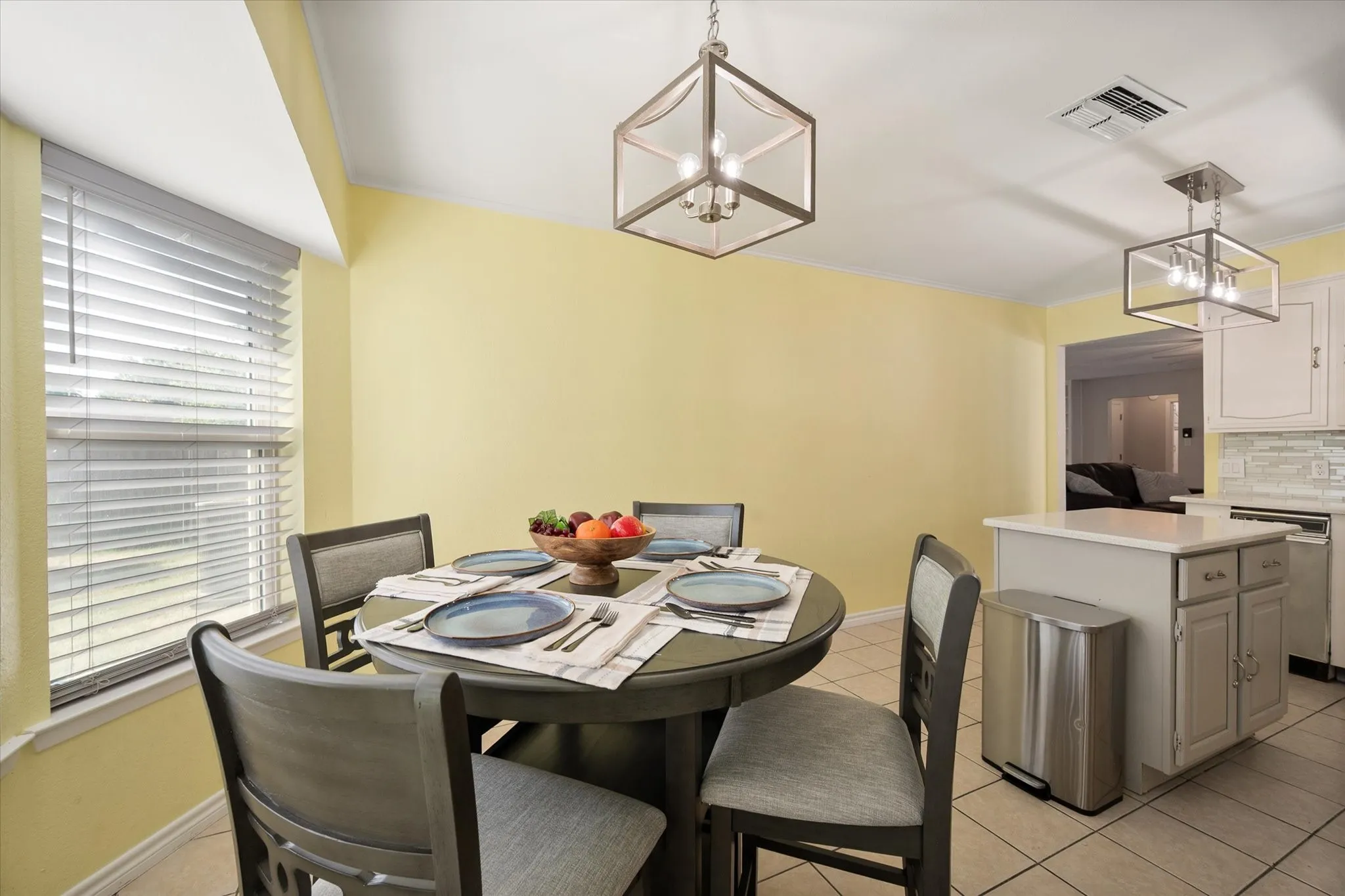 Single Family Residence For Sale in Tarrant County , 108 Haywood Drive, Benbrook, Texas 76126, 3 Bedroom, 2 Bathroom, 2 Garage spaces, 1,840 Sqft, built in 1979, mls#21370009, Real Estate Agent in Benbrook, Homes For Sale in Tarrant county, Homes For Sale in Benbrook, Realtor in Benbrook Texas, Real Estate Brokerage Independent Realty Texas, Luminita Cordes Realtor
