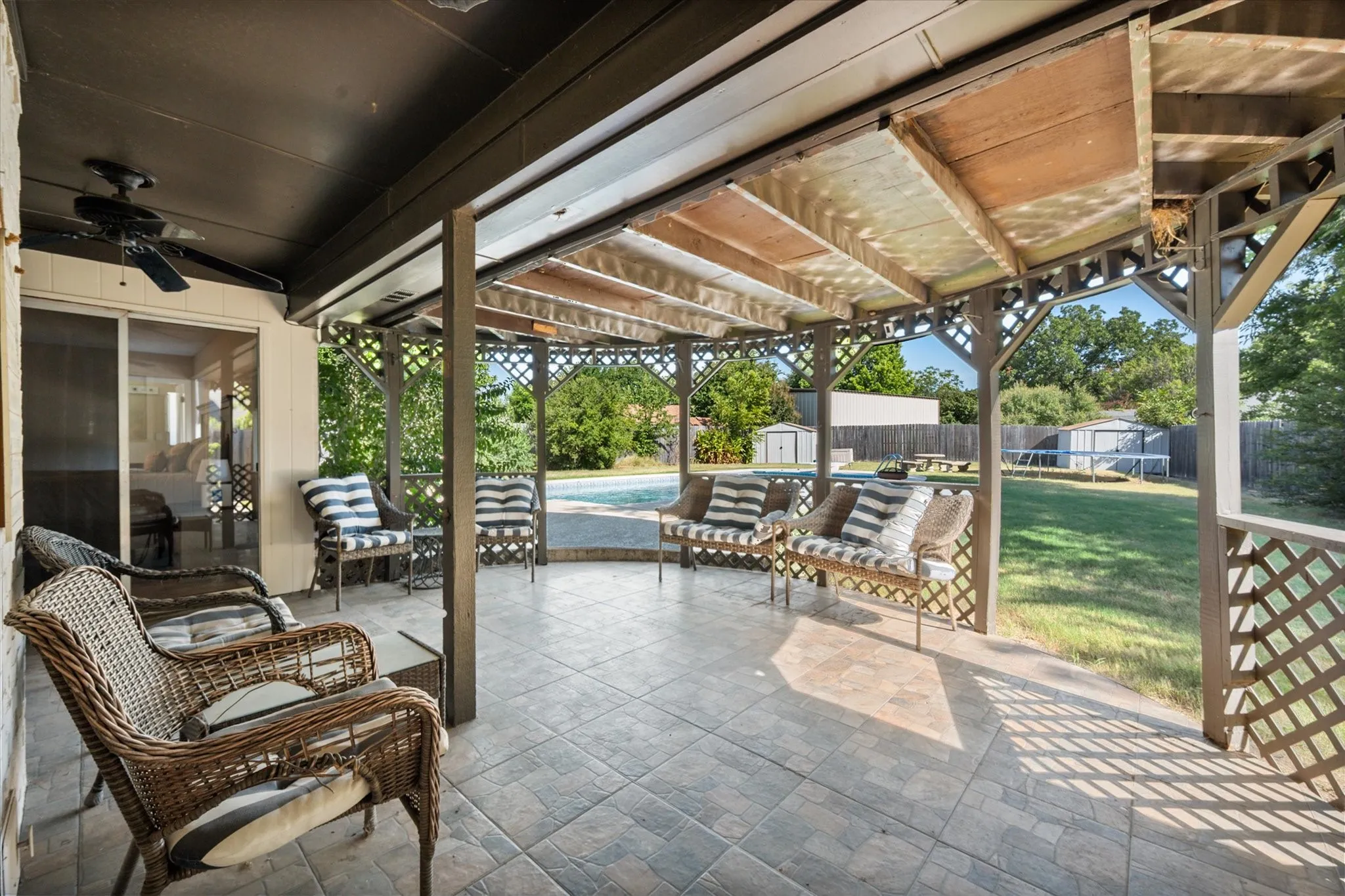 Single Family Residence For Sale in Tarrant County , 108 Haywood Drive, Benbrook, Texas 76126, 3 Bedroom, 2 Bathroom, 2 Garage spaces, 1,840 Sqft, built in 1979, mls#21370009, Real Estate Agent in Benbrook, Homes For Sale in Tarrant county, Homes For Sale in Benbrook, Realtor in Benbrook Texas, Real Estate Brokerage Independent Realty Texas, Luminita Cordes Realtor