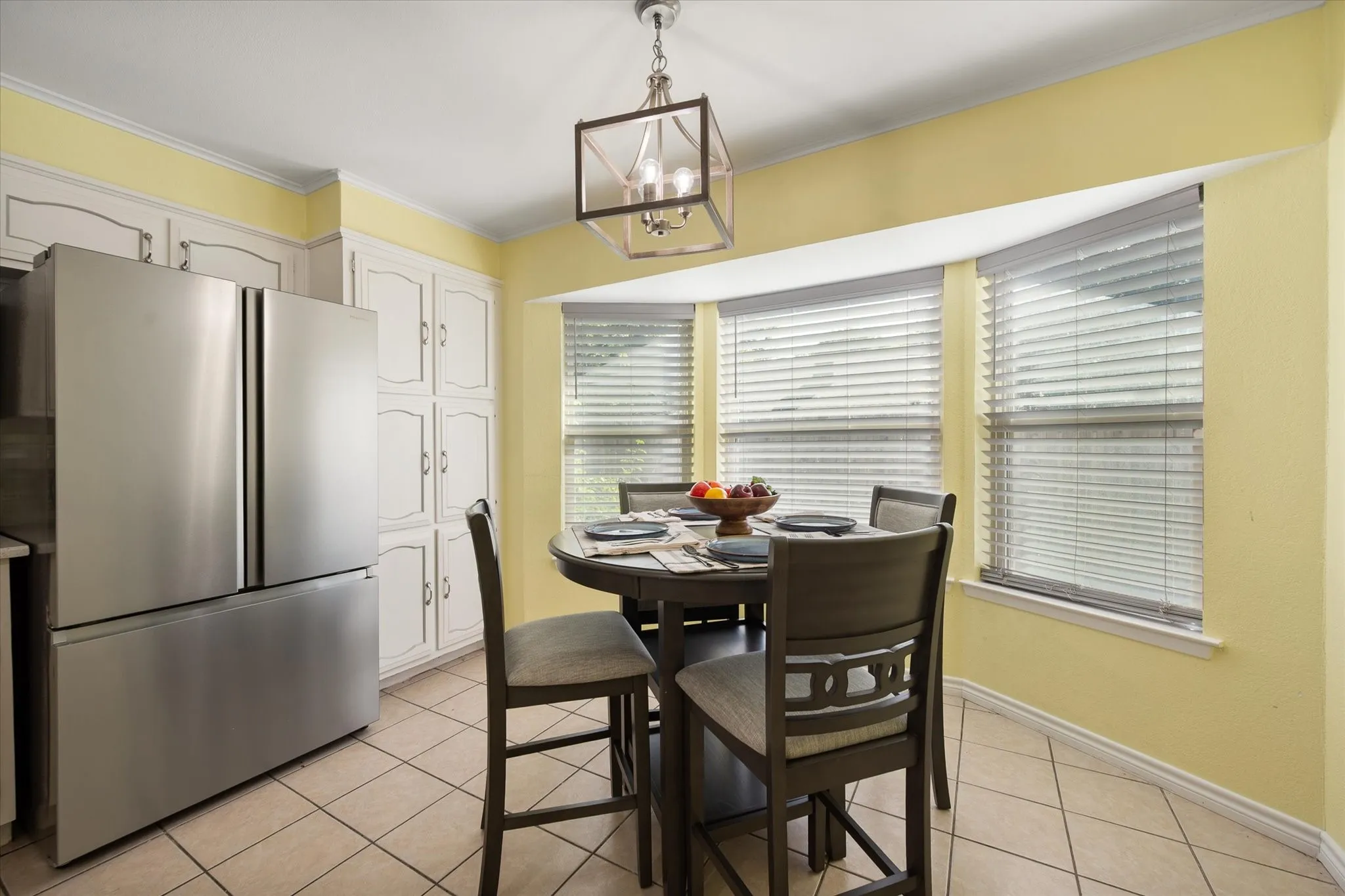 Single Family Residence For Sale in Tarrant County , 108 Haywood Drive, Benbrook, Texas 76126, 3 Bedroom, 2 Bathroom, 2 Garage spaces, 1,840 Sqft, built in 1979, mls#21370009, Real Estate Agent in Benbrook, Homes For Sale in Tarrant county, Homes For Sale in Benbrook, Realtor in Benbrook Texas, Real Estate Brokerage Independent Realty Texas, Luminita Cordes Realtor