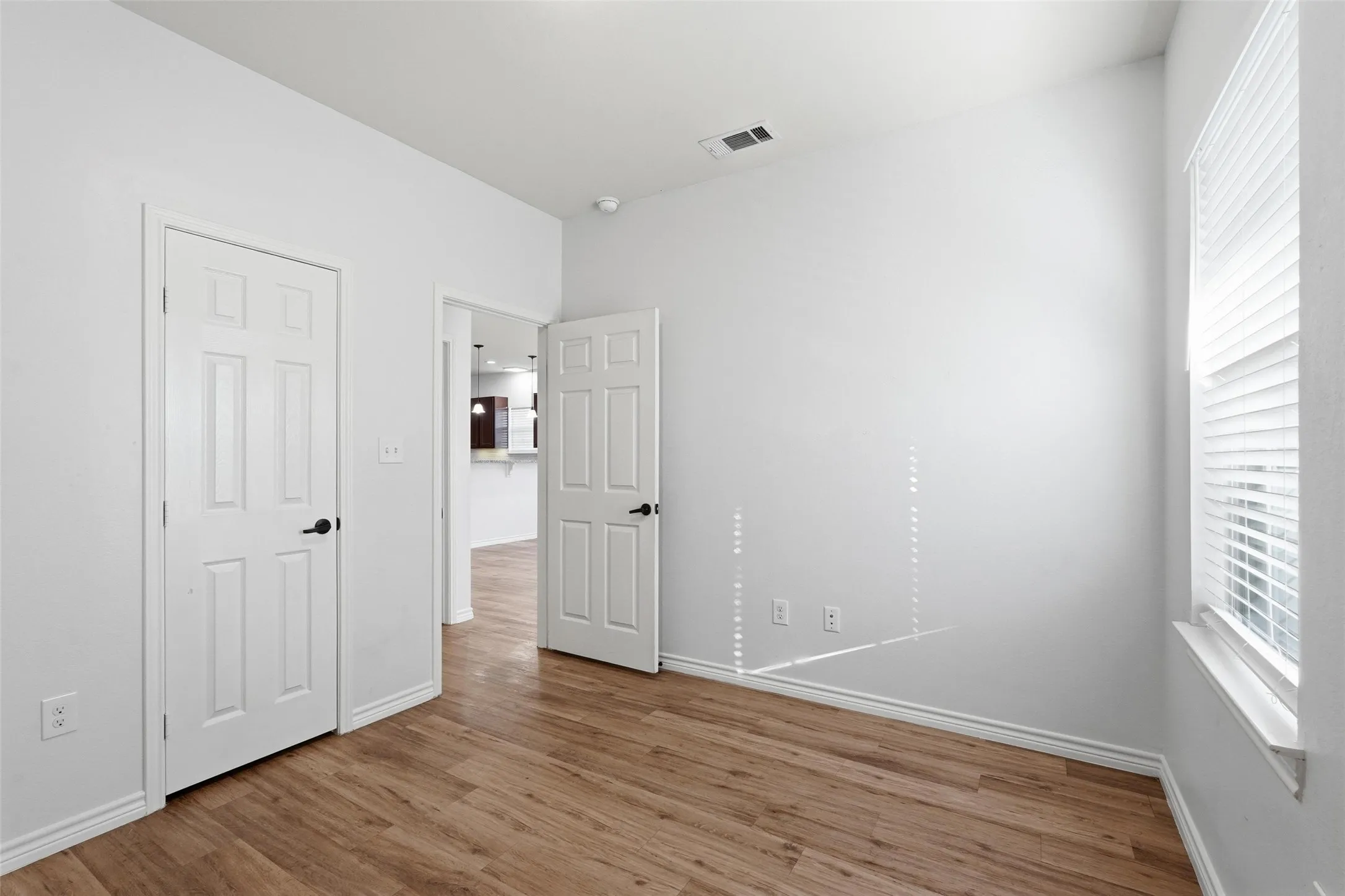 Single Family Residence For Sale in Rockwall County , 124 Chris Drive, Rockwall, Texas 75032, 4 Bedroom, 2 Bathroom, Garage spaces, 1,484 Sqft, built in 2019, mls#21370024, Real Estate Agent in Rockwall, Homes For Sale in Rockwall county, Homes For Sale in Rockwall, Realtor in Rockwall Texas, Real Estate Brokerage Independent Realty Texas, Luminita Cordes Realtor