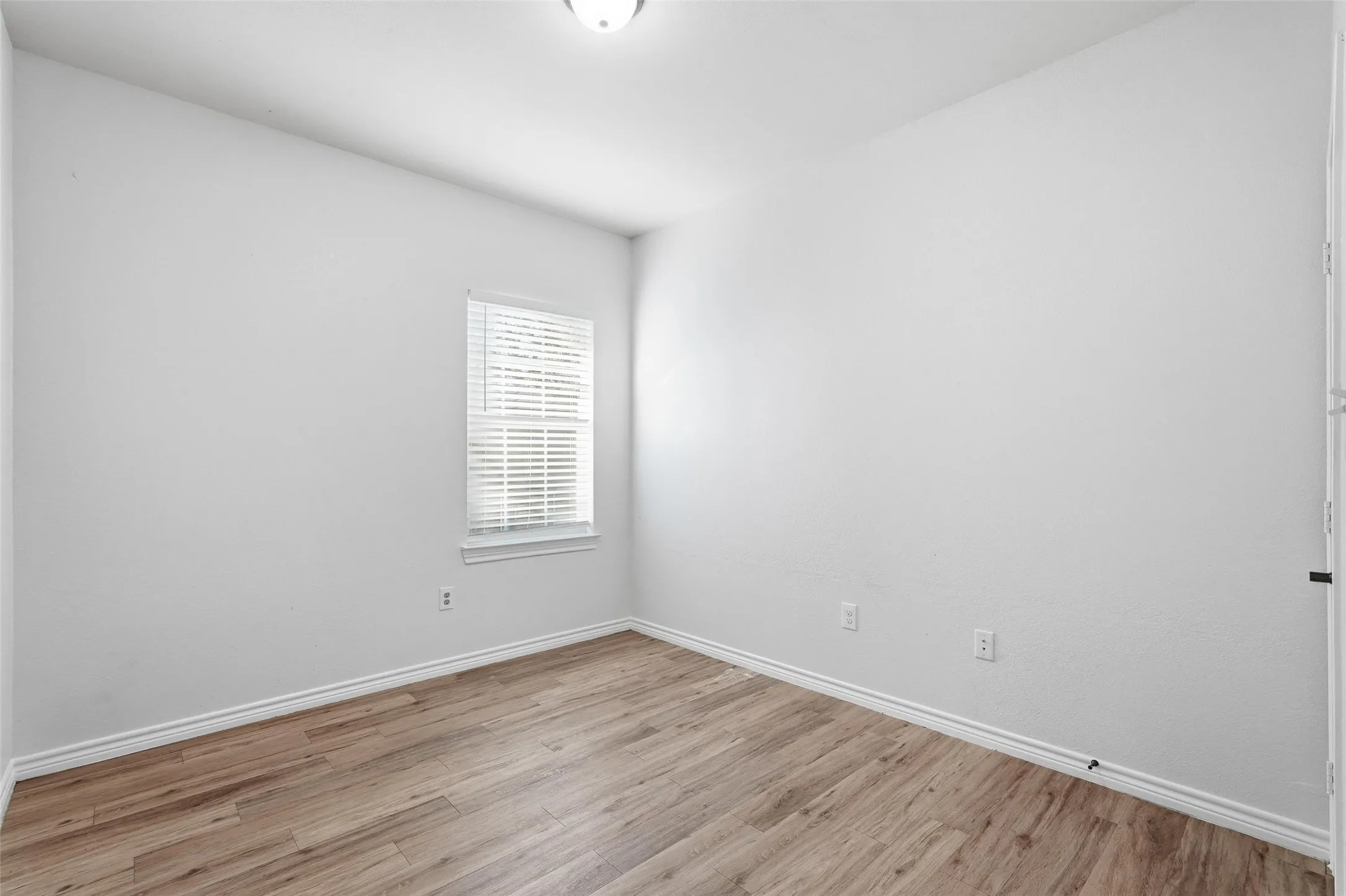 Single Family Residence For Sale in Rockwall County , 124 Chris Drive, Rockwall, Texas 75032, 4 Bedroom, 2 Bathroom, Garage spaces, 1,484 Sqft, built in 2019, mls#21370024, Real Estate Agent in Rockwall, Homes For Sale in Rockwall county, Homes For Sale in Rockwall, Realtor in Rockwall Texas, Real Estate Brokerage Independent Realty Texas, Luminita Cordes Realtor