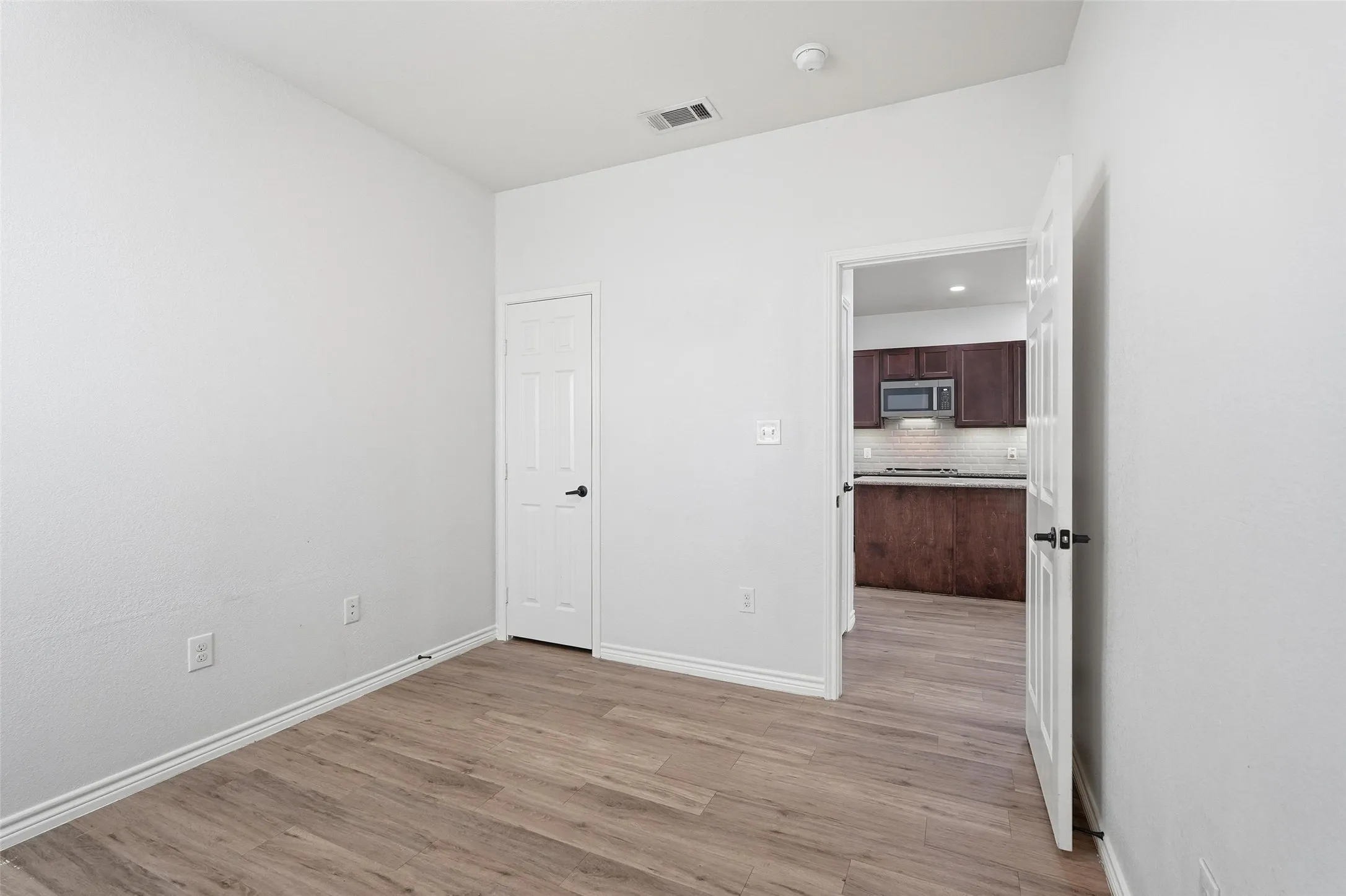 Single Family Residence For Sale in Rockwall County , 124 Chris Drive, Rockwall, Texas 75032, 4 Bedroom, 2 Bathroom, Garage spaces, 1,484 Sqft, built in 2019, mls#21370024, Real Estate Agent in Rockwall, Homes For Sale in Rockwall county, Homes For Sale in Rockwall, Realtor in Rockwall Texas, Real Estate Brokerage Independent Realty Texas, Luminita Cordes Realtor