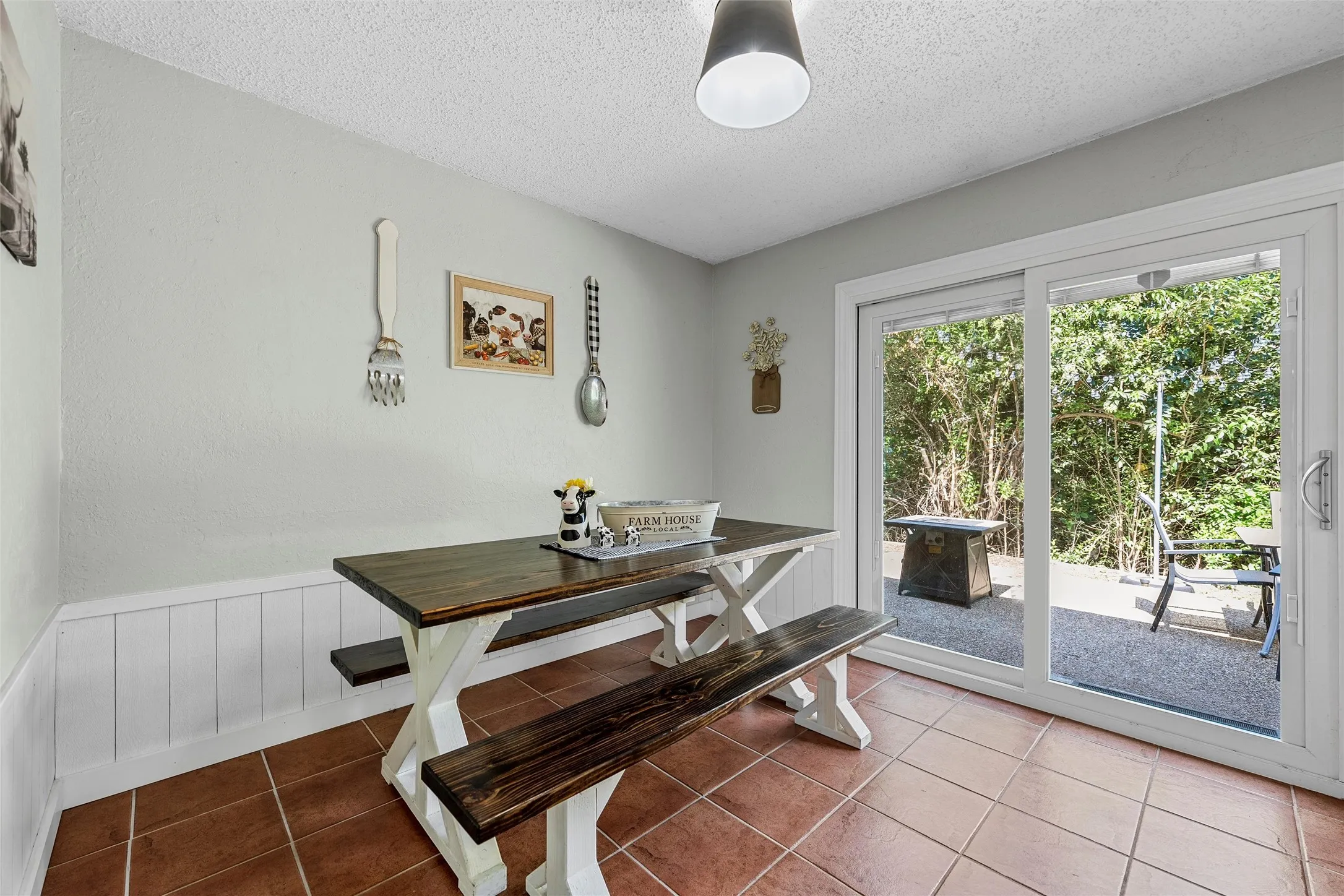 Single Family Residence For Sale in Mc Lennan County , 611 Rosenthal Road, Lorena, Texas 76655, 4 Bedroom, 2 Bathroom, Garage spaces, 2,320 Sqft, built in 1983, mls#21369960, Real Estate Agent in Lorena, Homes For Sale in Mc Lennan county, Homes For Sale in Lorena, Realtor in Lorena Texas, Real Estate Brokerage Independent Realty Texas, Luminita Cordes Realtor