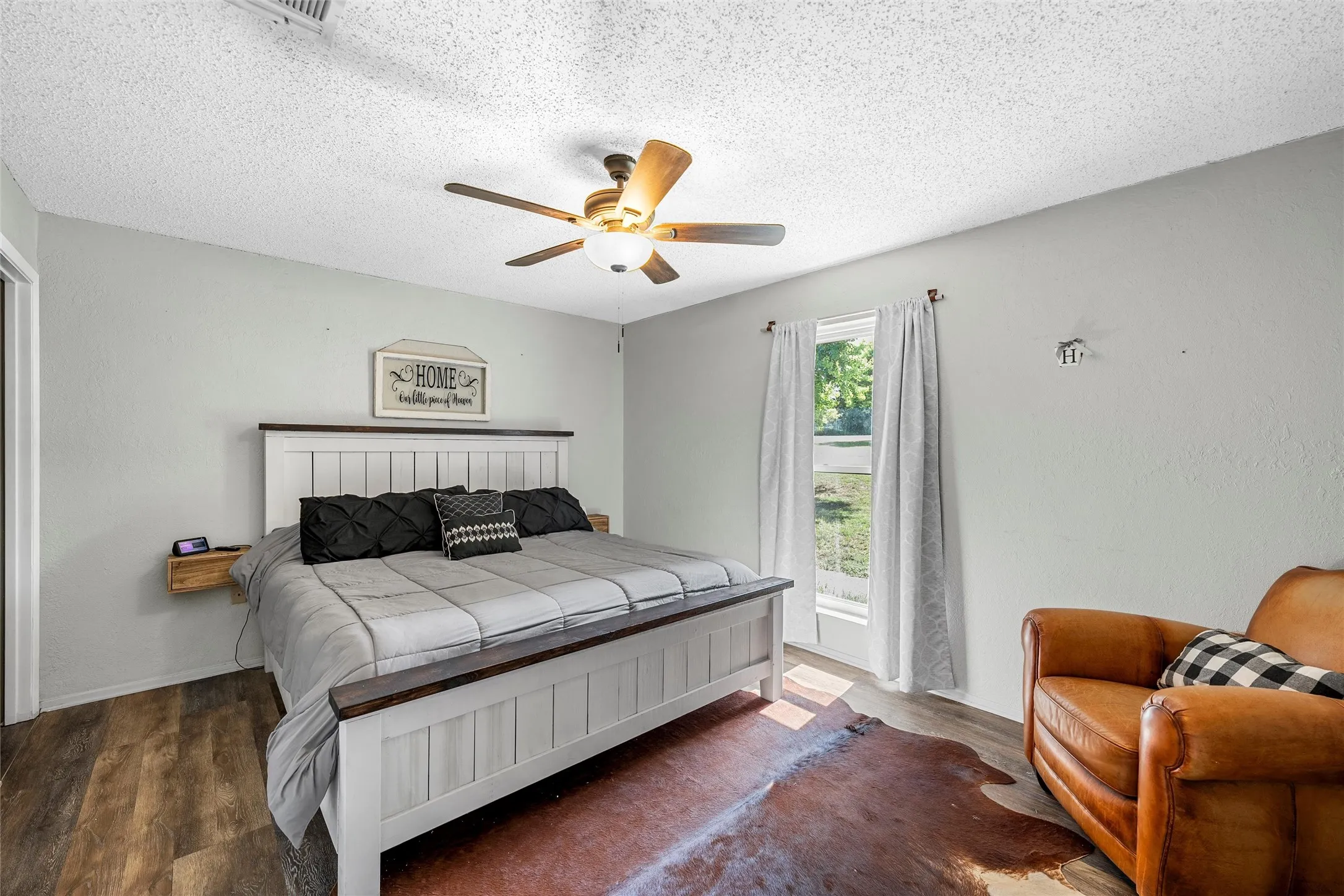 Single Family Residence For Sale in Mc Lennan County , 611 Rosenthal Road, Lorena, Texas 76655, 4 Bedroom, 2 Bathroom, Garage spaces, 2,320 Sqft, built in 1983, mls#21369960, Real Estate Agent in Lorena, Homes For Sale in Mc Lennan county, Homes For Sale in Lorena, Realtor in Lorena Texas, Real Estate Brokerage Independent Realty Texas, Luminita Cordes Realtor