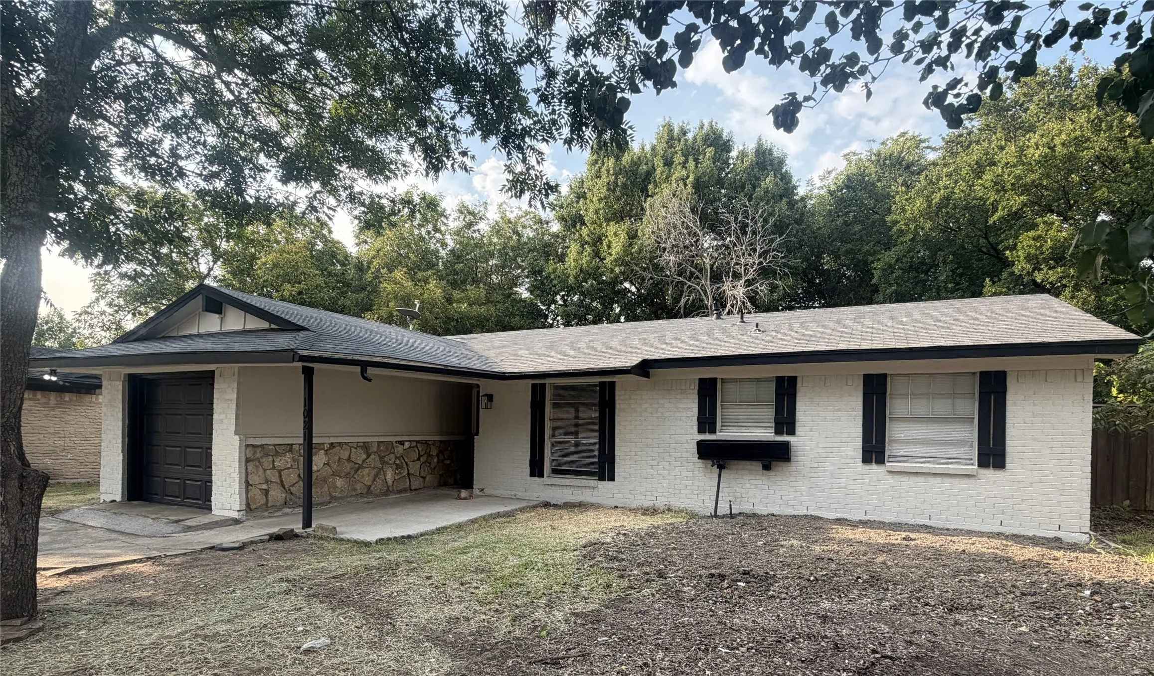 Single Family Residence For Sale in Dallas County , 1021 Quebec Drive, Garland, Texas 75040, 4 Bedroom, 3 Bathroom, 1 Garage spaces, 1,215 Sqft, built in 1970, mls#21370032, Real Estate Agent in Garland, Homes For Sale in Dallas county, Homes For Sale in Garland, Realtor in Garland Texas, Real Estate Brokerage Independent Realty Texas, Luminita Cordes Realtor
