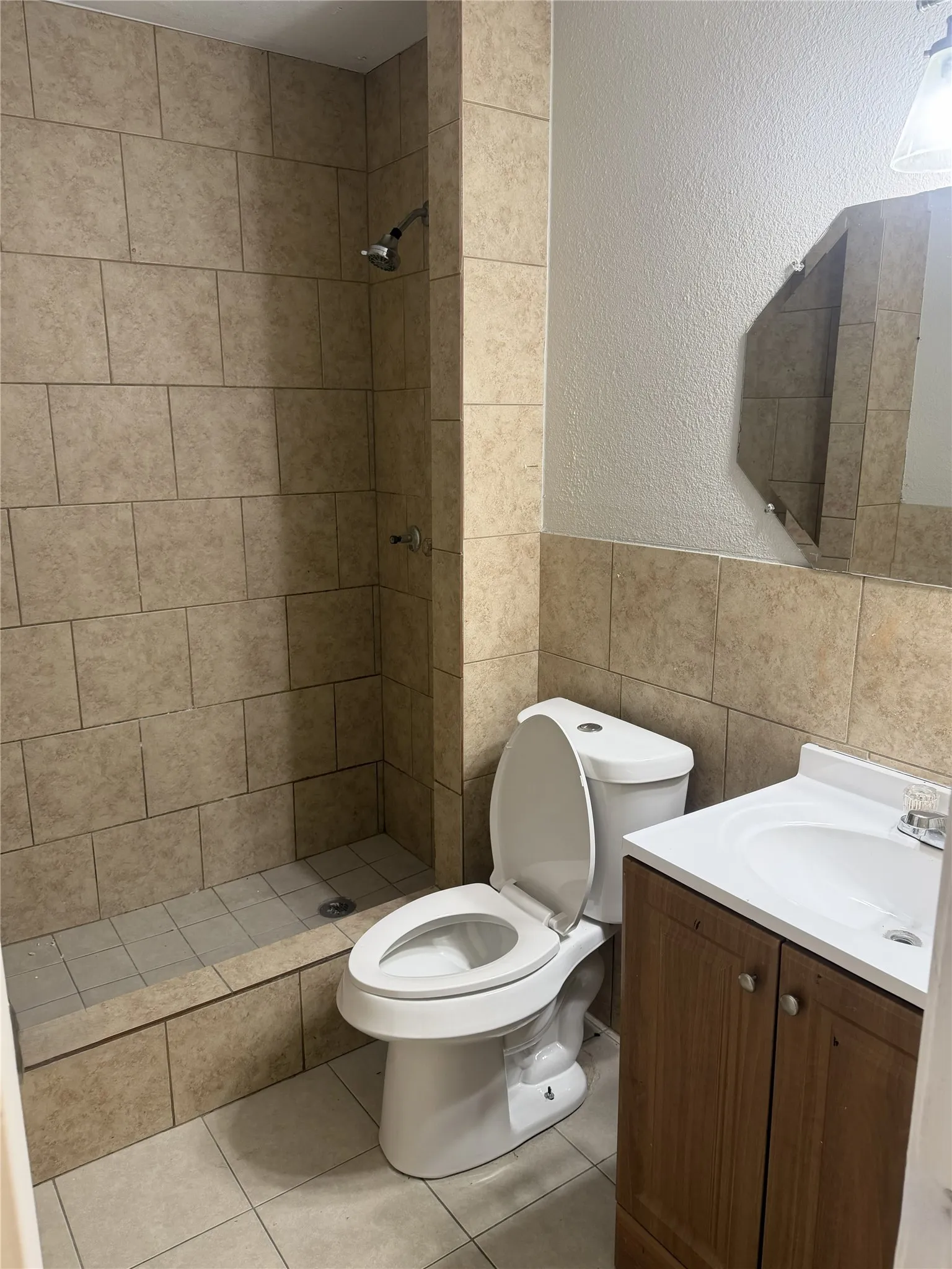 Single Family Residence For Sale in Dallas County , 1021 Quebec Drive, Garland, Texas 75040, 4 Bedroom, 3 Bathroom, 1 Garage spaces, 1,215 Sqft, built in 1970, mls#21370032, Real Estate Agent in Garland, Homes For Sale in Dallas county, Homes For Sale in Garland, Realtor in Garland Texas, Real Estate Brokerage Independent Realty Texas, Luminita Cordes Realtor