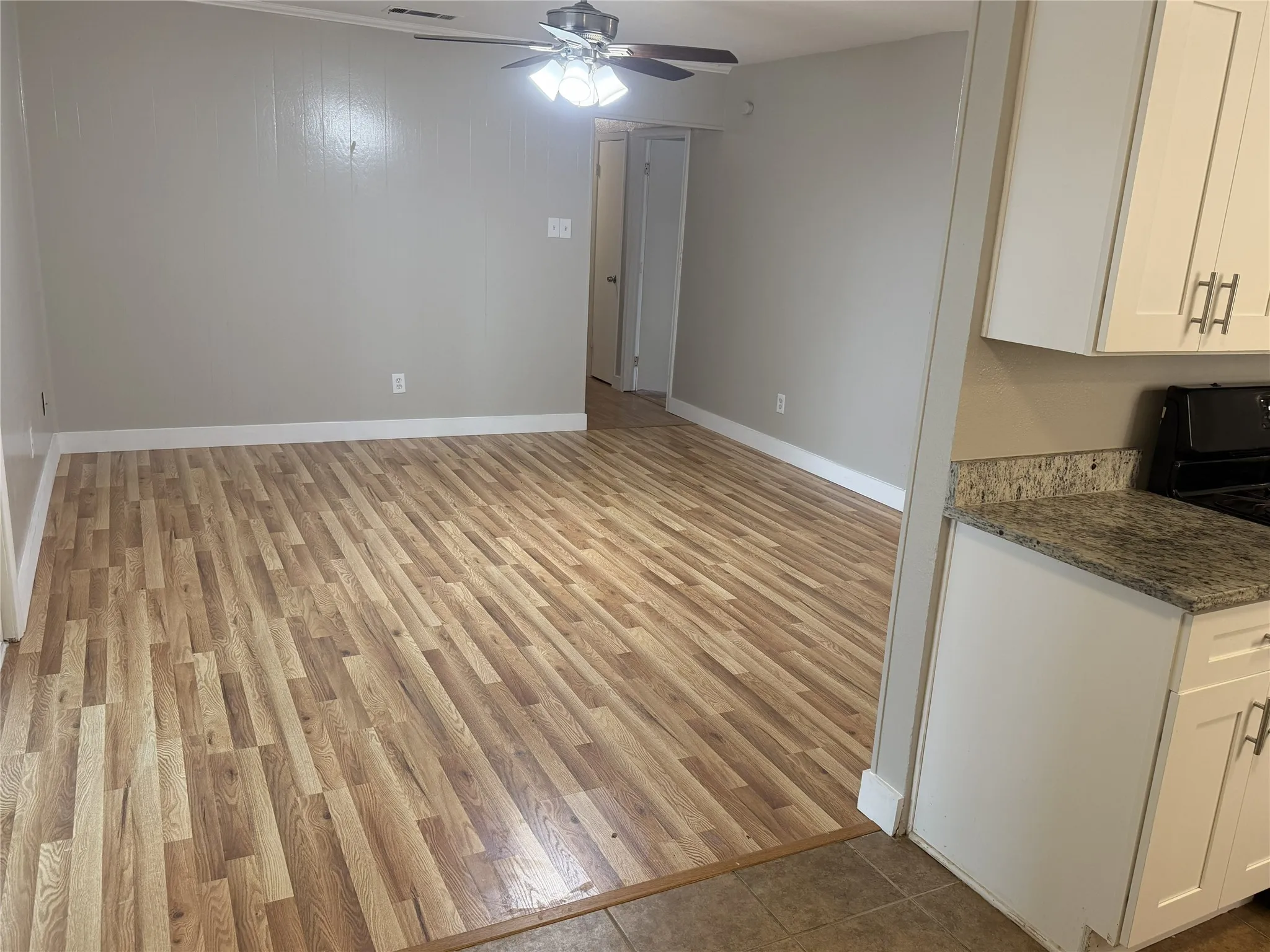 Single Family Residence For Sale in Dallas County , 1021 Quebec Drive, Garland, Texas 75040, 4 Bedroom, 3 Bathroom, 1 Garage spaces, 1,215 Sqft, built in 1970, mls#21370032, Real Estate Agent in Garland, Homes For Sale in Dallas county, Homes For Sale in Garland, Realtor in Garland Texas, Real Estate Brokerage Independent Realty Texas, Luminita Cordes Realtor