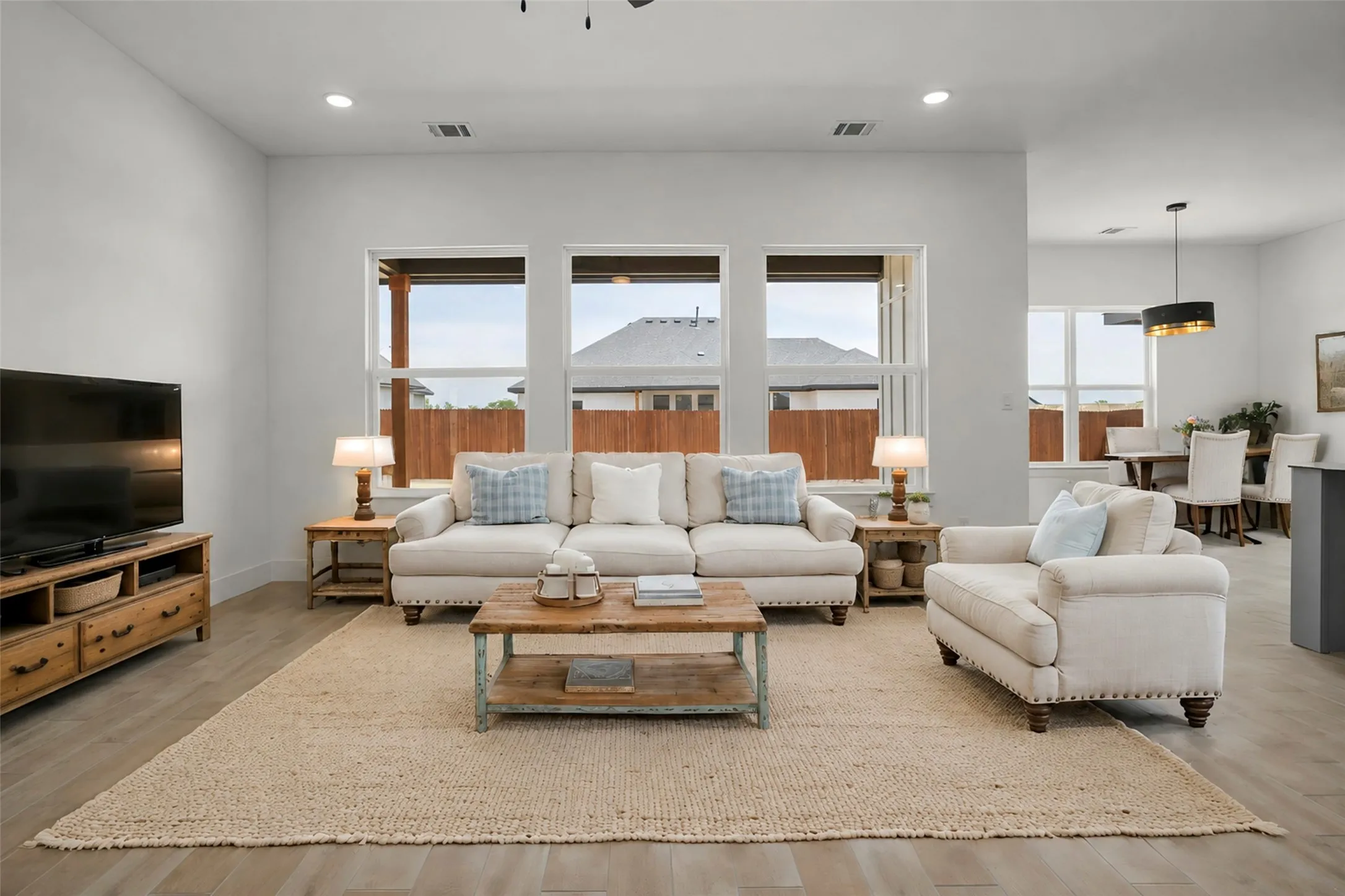 Single Family Residence For Sale in Johnson County , 200 Cliff Court, Godley, Texas 76044, 4 Bedroom, 2 Bathroom, 2 Garage spaces, 2,239 Sqft, built in 2024, mls#21368349, Real Estate Agent in Godley, Homes For Sale in Johnson county, Homes For Sale in Godley, Realtor in Godley Texas, Real Estate Brokerage Independent Realty Texas, Luminita Cordes Realtor