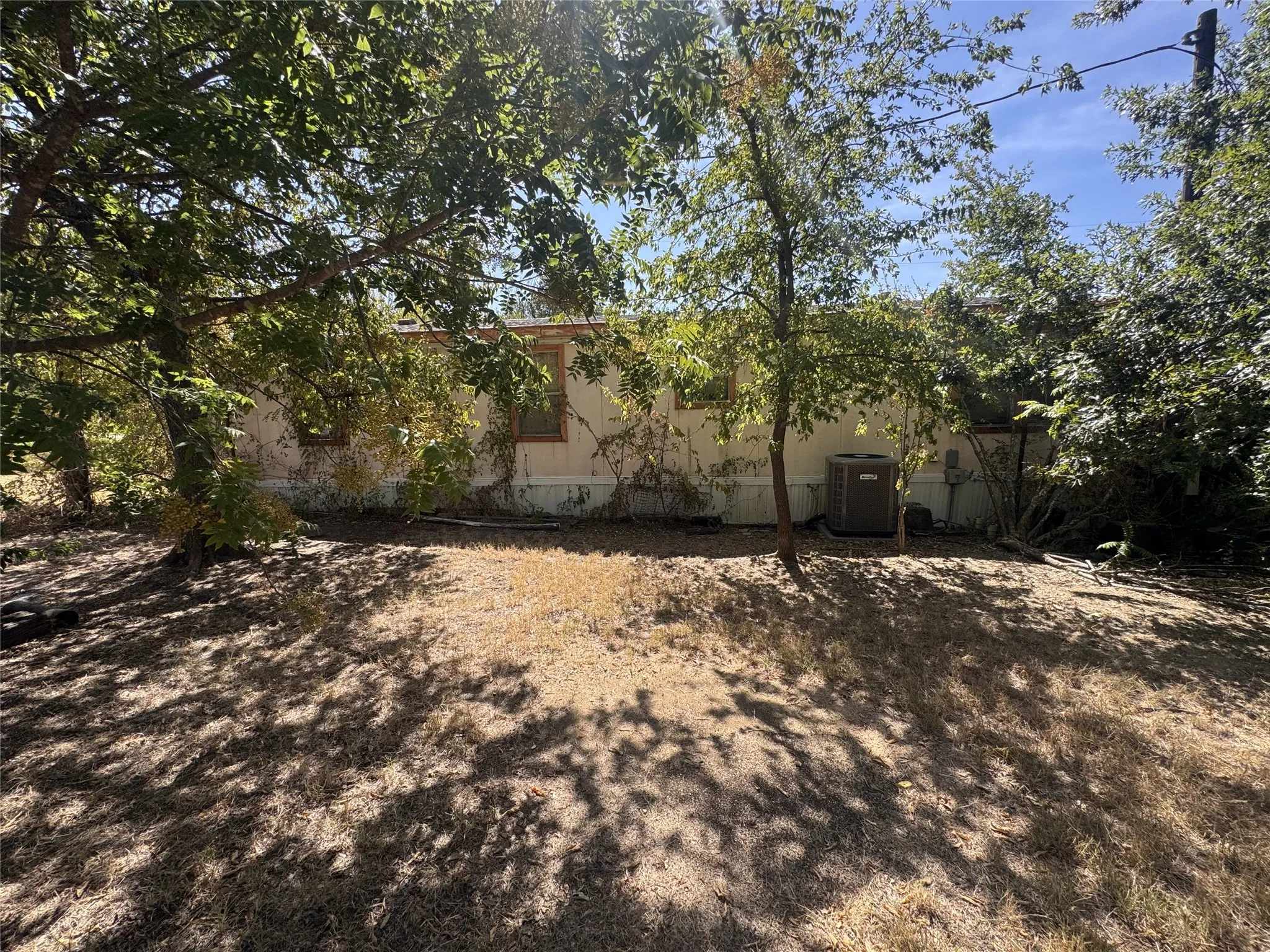 Mobile Home For Sale in Hood County , 8008 Scenic Ridge Court, Cresson, Texas 76035, 3 Bedroom, 2 Bathroom, Garage spaces, 1,296 Sqft, built in 1998, mls#21370010, Real Estate Agent in Cresson, Homes For Sale in Hood county, Homes For Sale in Cresson, Realtor in Cresson Texas, Real Estate Brokerage Independent Realty Texas, Luminita Cordes Realtor