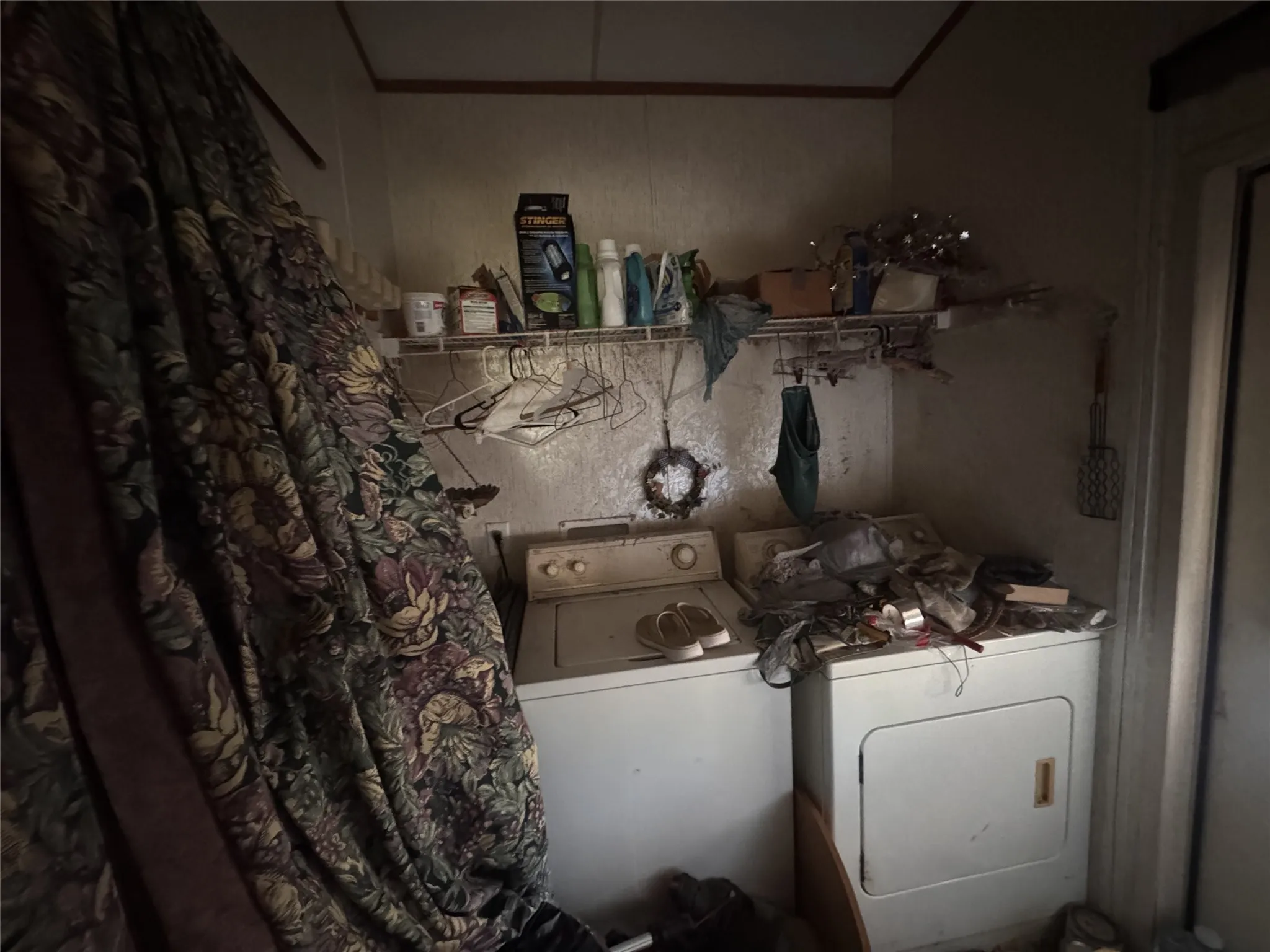 Mobile Home For Sale in Hood County , 8008 Scenic Ridge Court, Cresson, Texas 76035, 3 Bedroom, 2 Bathroom, Garage spaces, 1,296 Sqft, built in 1998, mls#21370010, Real Estate Agent in Cresson, Homes For Sale in Hood county, Homes For Sale in Cresson, Realtor in Cresson Texas, Real Estate Brokerage Independent Realty Texas, Luminita Cordes Realtor