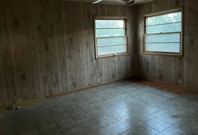 Single Family Residence For Sale in Knox County , 805 Main, Knox City, Texas 79528, 3 Bedroom, 1 Bathroom, Garage spaces, 1,284 Sqft, built in 1950, mls#21370038, Real Estate Agent in Knox City, Homes For Sale in Knox county, Homes For Sale in Knox City, Realtor in Knox City Texas, Real Estate Brokerage Independent Realty Texas, Luminita Cordes Realtor