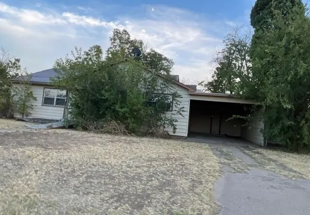 Single Family Residence For Sale in Knox County , 805 Main, Knox City, Texas 79528, 3 Bedroom, 1 Bathroom, Garage spaces, 1,284 Sqft, built in 1950, mls#21370038, Real Estate Agent in Knox City, Homes For Sale in Knox county, Homes For Sale in Knox City, Realtor in Knox City Texas, Real Estate Brokerage Independent Realty Texas, Luminita Cordes Realtor