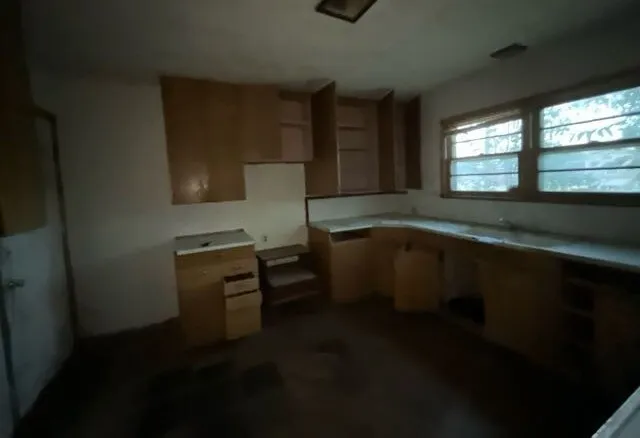 Single Family Residence For Sale in Knox County , 805 Main, Knox City, Texas 79528, 3 Bedroom, 1 Bathroom, Garage spaces, 1,284 Sqft, built in 1950, mls#21370038, Real Estate Agent in Knox City, Homes For Sale in Knox county, Homes For Sale in Knox City, Realtor in Knox City Texas, Real Estate Brokerage Independent Realty Texas, Luminita Cordes Realtor