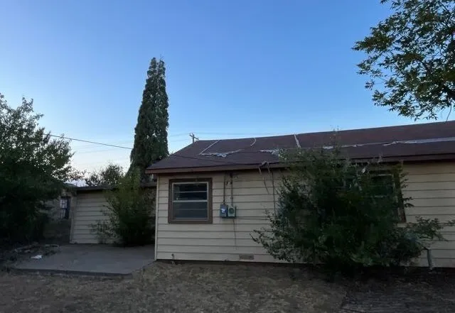 Single Family Residence For Sale in Knox County , 805 Main, Knox City, Texas 79528, 3 Bedroom, 1 Bathroom, Garage spaces, 1,284 Sqft, built in 1950, mls#21370038, Real Estate Agent in Knox City, Homes For Sale in Knox county, Homes For Sale in Knox City, Realtor in Knox City Texas, Real Estate Brokerage Independent Realty Texas, Luminita Cordes Realtor