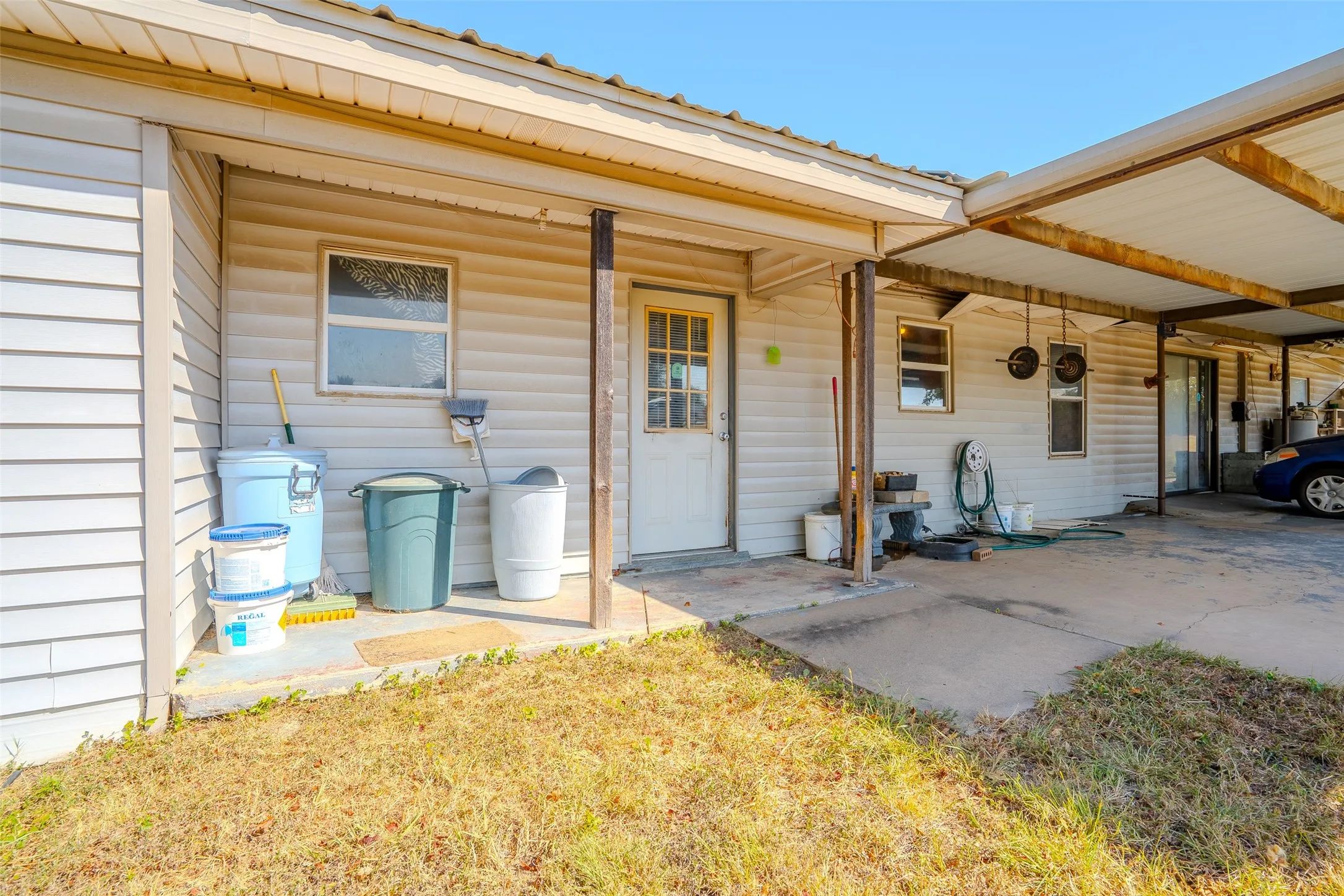 Single Family Residence For Sale in Erath County , 3227 E Washington Street, Stephenville, Texas 76401, 3 Bedroom, 1 Bathroom, Garage spaces, 1,812 Sqft, built in 1961, mls#21369996, Real Estate Agent in Stephenville, Homes For Sale in Erath county, Homes For Sale in Stephenville, Realtor in Stephenville Texas, Real Estate Brokerage Independent Realty Texas, Luminita Cordes Realtor