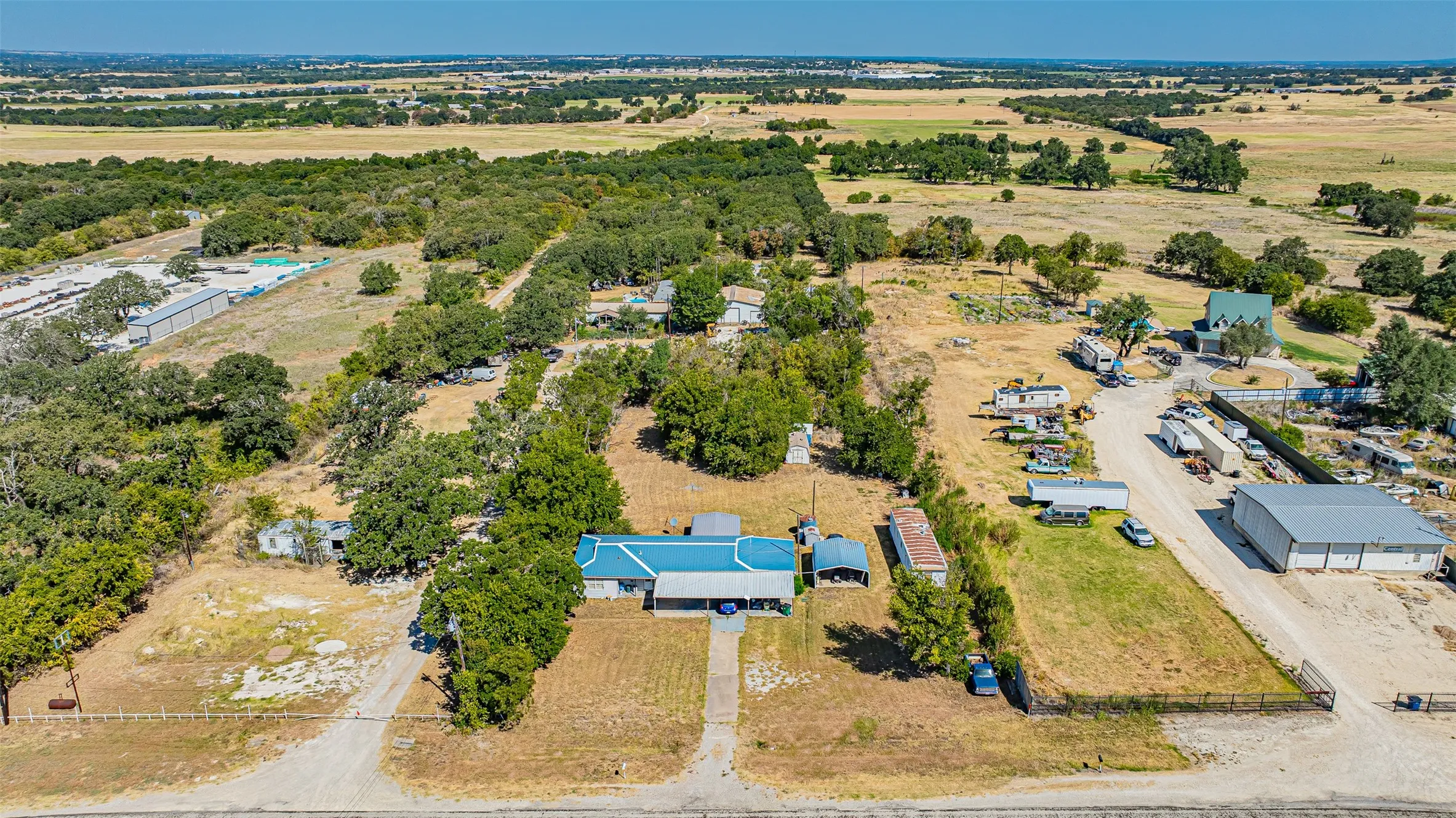 Single Family Residence For Sale in Erath County , 3227 E Washington Street, Stephenville, Texas 76401, 3 Bedroom, 1 Bathroom, Garage spaces, 1,812 Sqft, built in 1961, mls#21369996, Real Estate Agent in Stephenville, Homes For Sale in Erath county, Homes For Sale in Stephenville, Realtor in Stephenville Texas, Real Estate Brokerage Independent Realty Texas, Luminita Cordes Realtor