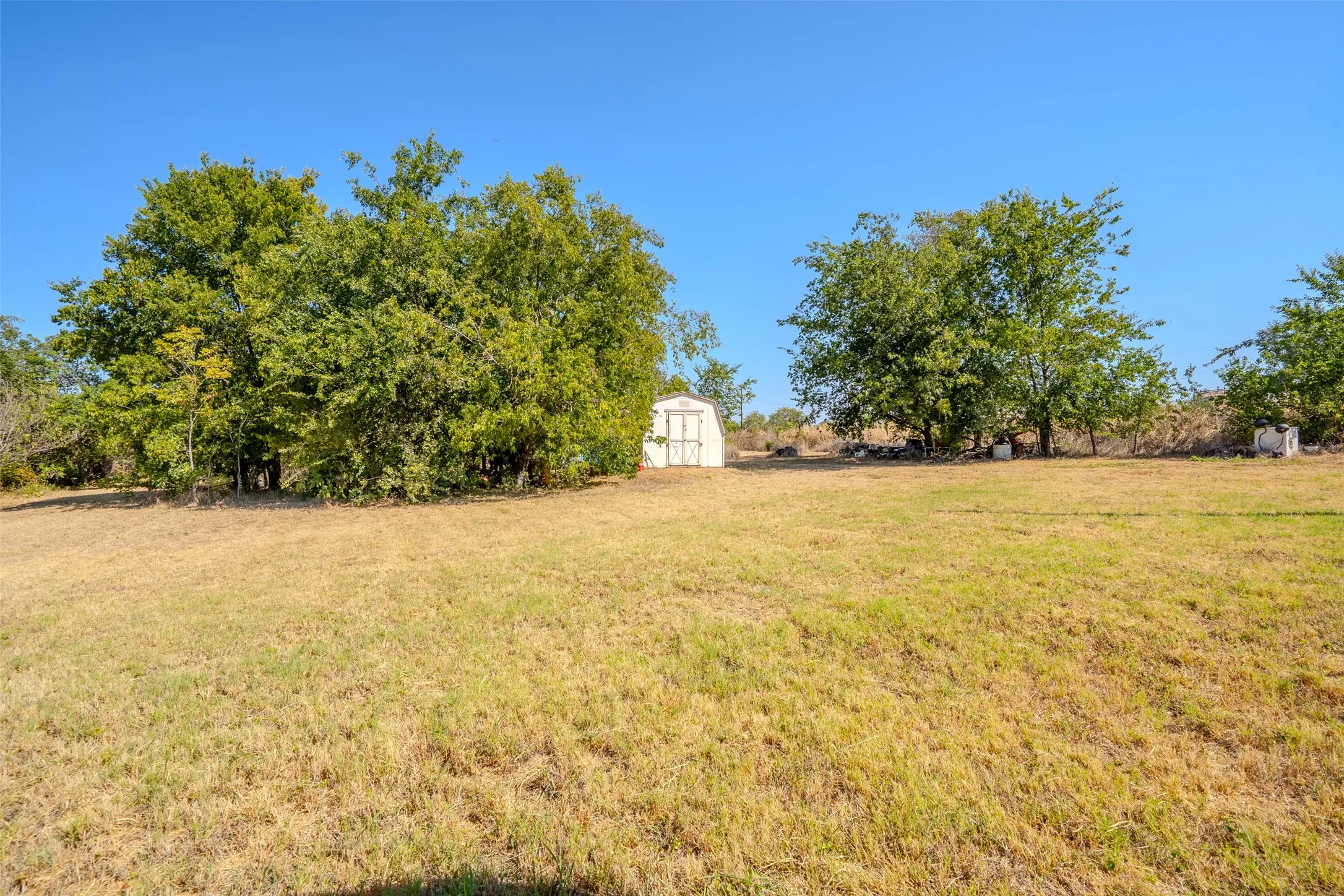 Single Family Residence For Sale in Erath County , 3227 E Washington Street, Stephenville, Texas 76401, 3 Bedroom, 1 Bathroom, Garage spaces, 1,812 Sqft, built in 1961, mls#21369996, Real Estate Agent in Stephenville, Homes For Sale in Erath county, Homes For Sale in Stephenville, Realtor in Stephenville Texas, Real Estate Brokerage Independent Realty Texas, Luminita Cordes Realtor