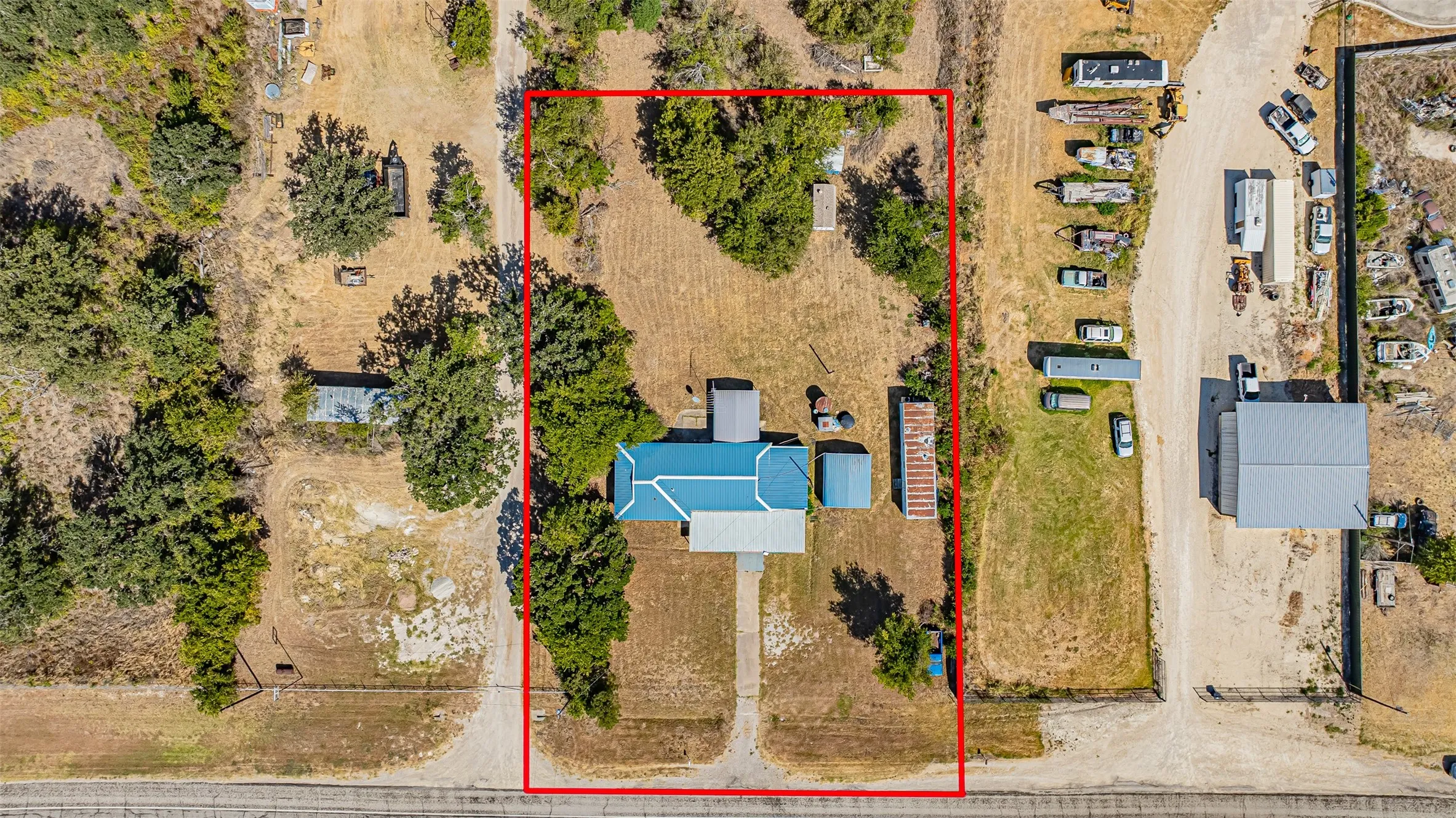Single Family Residence For Sale in Erath County , 3227 E Washington Street, Stephenville, Texas 76401, 3 Bedroom, 1 Bathroom, Garage spaces, 1,812 Sqft, built in 1961, mls#21369996, Real Estate Agent in Stephenville, Homes For Sale in Erath county, Homes For Sale in Stephenville, Realtor in Stephenville Texas, Real Estate Brokerage Independent Realty Texas, Luminita Cordes Realtor