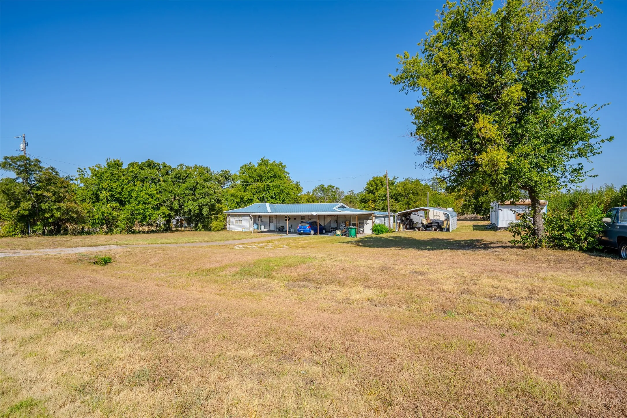 Single Family Residence For Sale in Erath County , 3227 E Washington Street, Stephenville, Texas 76401, 3 Bedroom, 1 Bathroom, Garage spaces, 1,812 Sqft, built in 1961, mls#21369996, Real Estate Agent in Stephenville, Homes For Sale in Erath county, Homes For Sale in Stephenville, Realtor in Stephenville Texas, Real Estate Brokerage Independent Realty Texas, Luminita Cordes Realtor