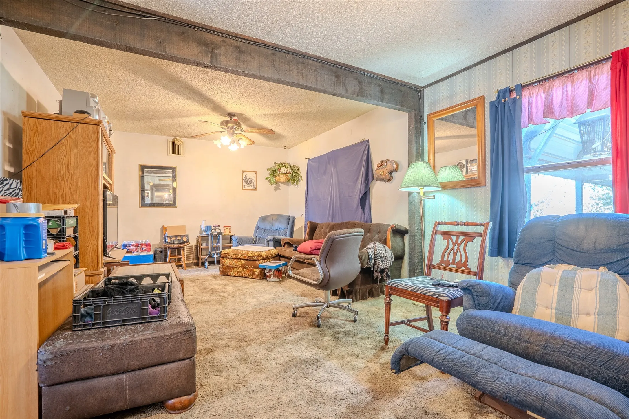 Single Family Residence For Sale in Erath County , 3227 E Washington Street, Stephenville, Texas 76401, 3 Bedroom, 1 Bathroom, Garage spaces, 1,812 Sqft, built in 1961, mls#21369996, Real Estate Agent in Stephenville, Homes For Sale in Erath county, Homes For Sale in Stephenville, Realtor in Stephenville Texas, Real Estate Brokerage Independent Realty Texas, Luminita Cordes Realtor