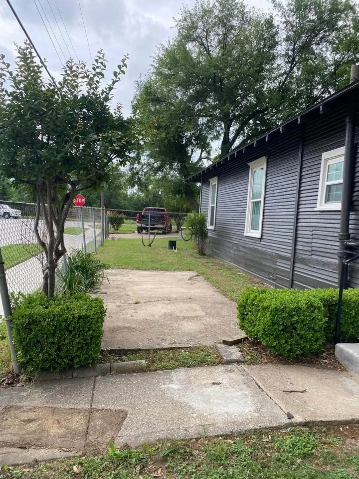 Single Family Residence For Rent in Dallas County , 3831 Bernal Drive, Dallas, Texas 75212, 4 Bedroom, 2 Bathroom, Garage spaces, 1,600 Sqft, built in 1935, mls#21370043, Real Estate Agent in Dallas, Homes For Rent in Dallas county, Homes For Rent in Dallas, Realtor in Dallas Texas, Real Estate Brokerage Independent Realty Texas, Luminita Cordes Realtor