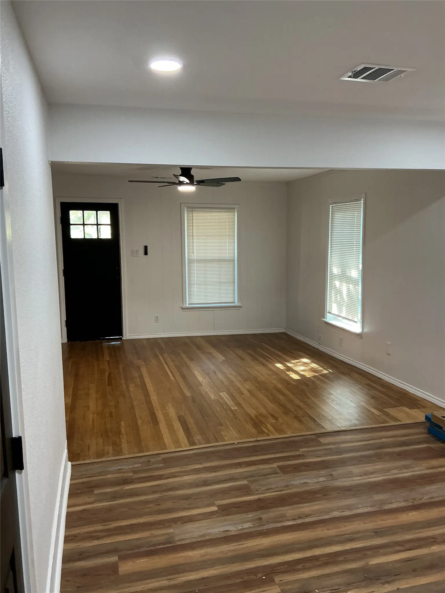 Single Family Residence For Rent in Dallas County , 3831 Bernal Drive, Dallas, Texas 75212, 4 Bedroom, 2 Bathroom, Garage spaces, 1,600 Sqft, built in 1935, mls#21370043, Real Estate Agent in Dallas, Homes For Rent in Dallas county, Homes For Rent in Dallas, Realtor in Dallas Texas, Real Estate Brokerage Independent Realty Texas, Luminita Cordes Realtor