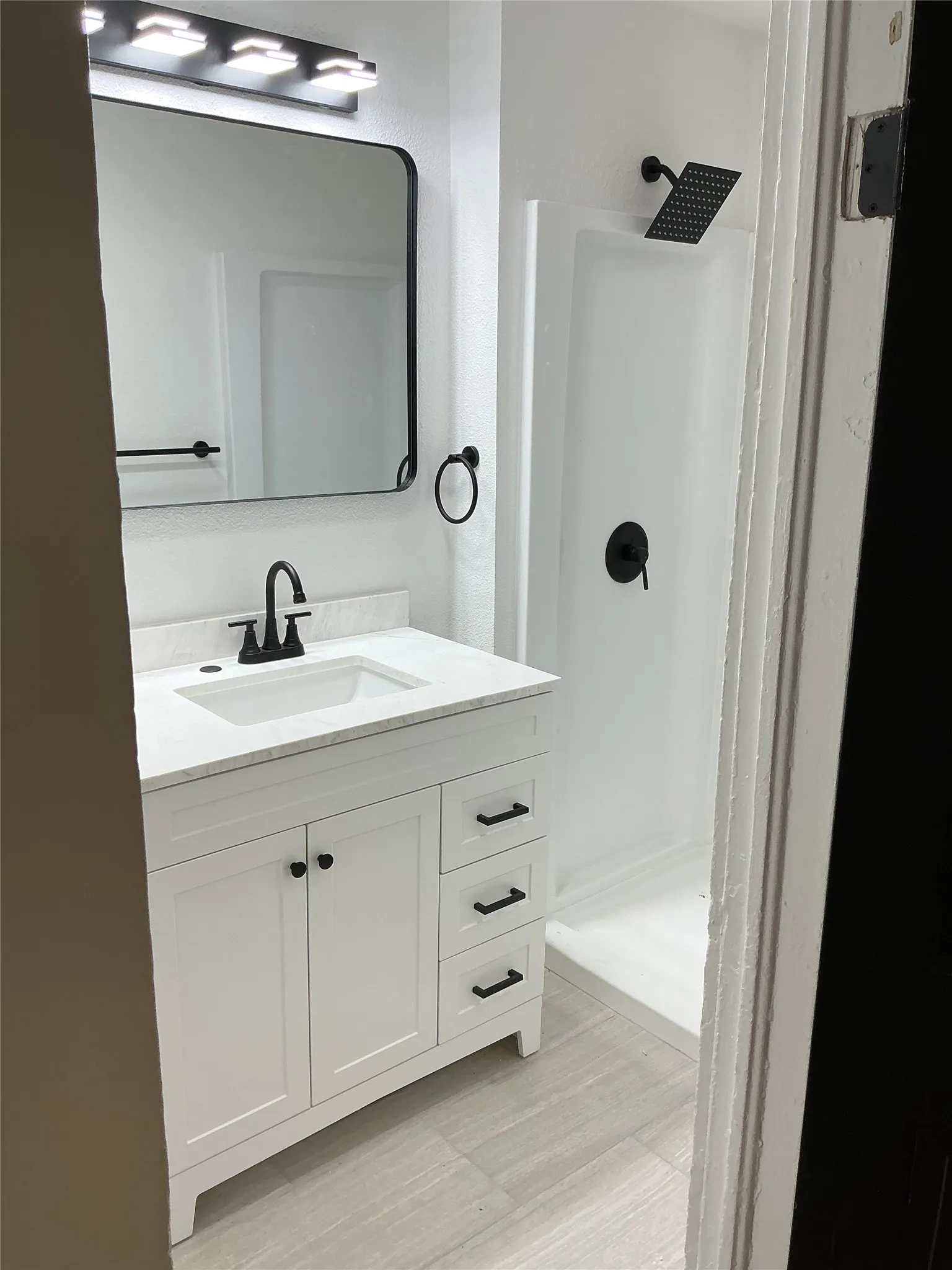 Single Family Residence For Rent in Dallas County , 3831 Bernal Drive, Dallas, Texas 75212, 4 Bedroom, 2 Bathroom, Garage spaces, 1,600 Sqft, built in 1935, mls#21370043, Real Estate Agent in Dallas, Homes For Rent in Dallas county, Homes For Rent in Dallas, Realtor in Dallas Texas, Real Estate Brokerage Independent Realty Texas, Luminita Cordes Realtor