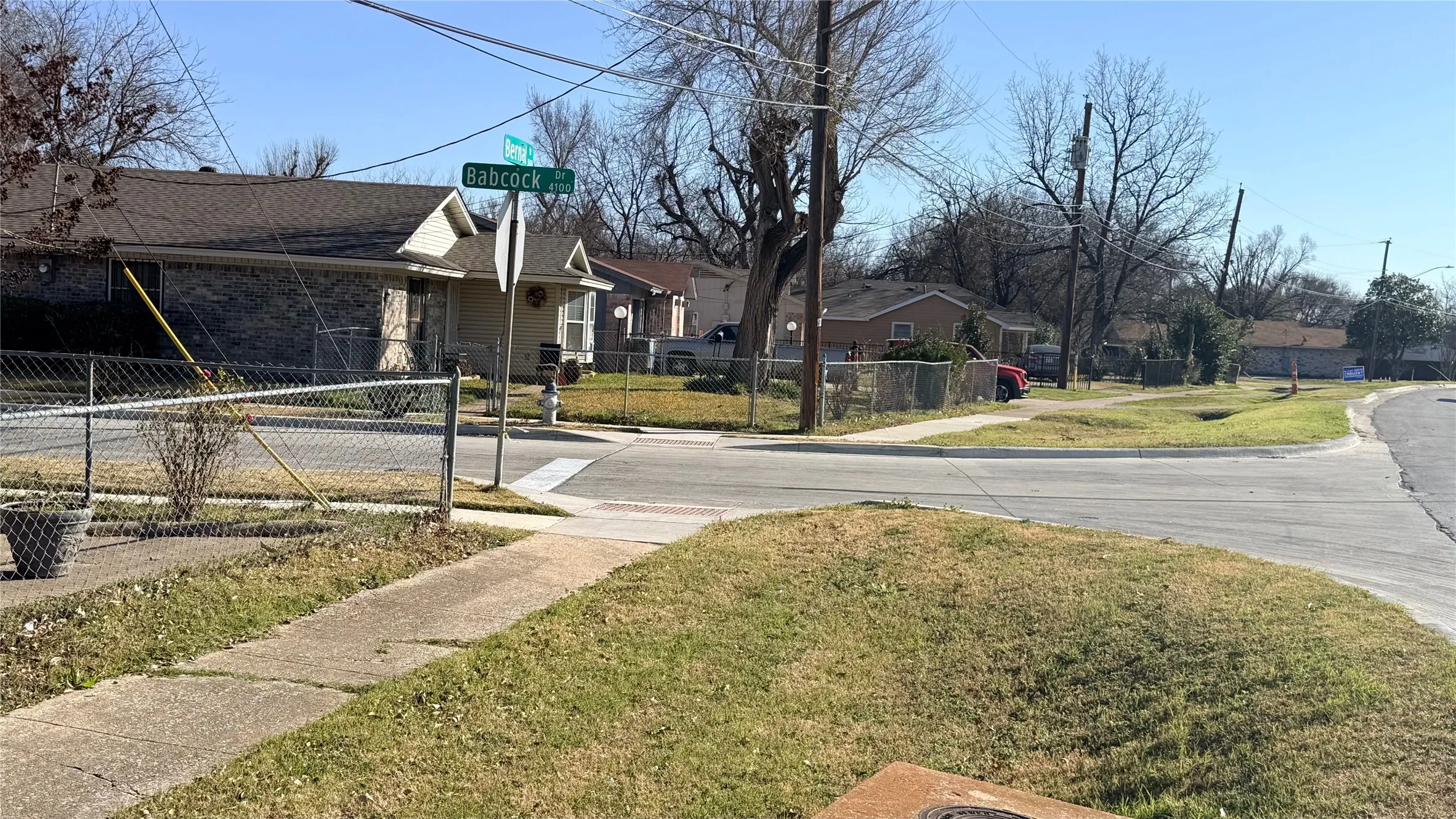 Single Family Residence For Rent in Dallas County , 3831 Bernal Drive, Dallas, Texas 75212, 4 Bedroom, 2 Bathroom, Garage spaces, 1,600 Sqft, built in 1935, mls#21370043, Real Estate Agent in Dallas, Homes For Rent in Dallas county, Homes For Rent in Dallas, Realtor in Dallas Texas, Real Estate Brokerage Independent Realty Texas, Luminita Cordes Realtor