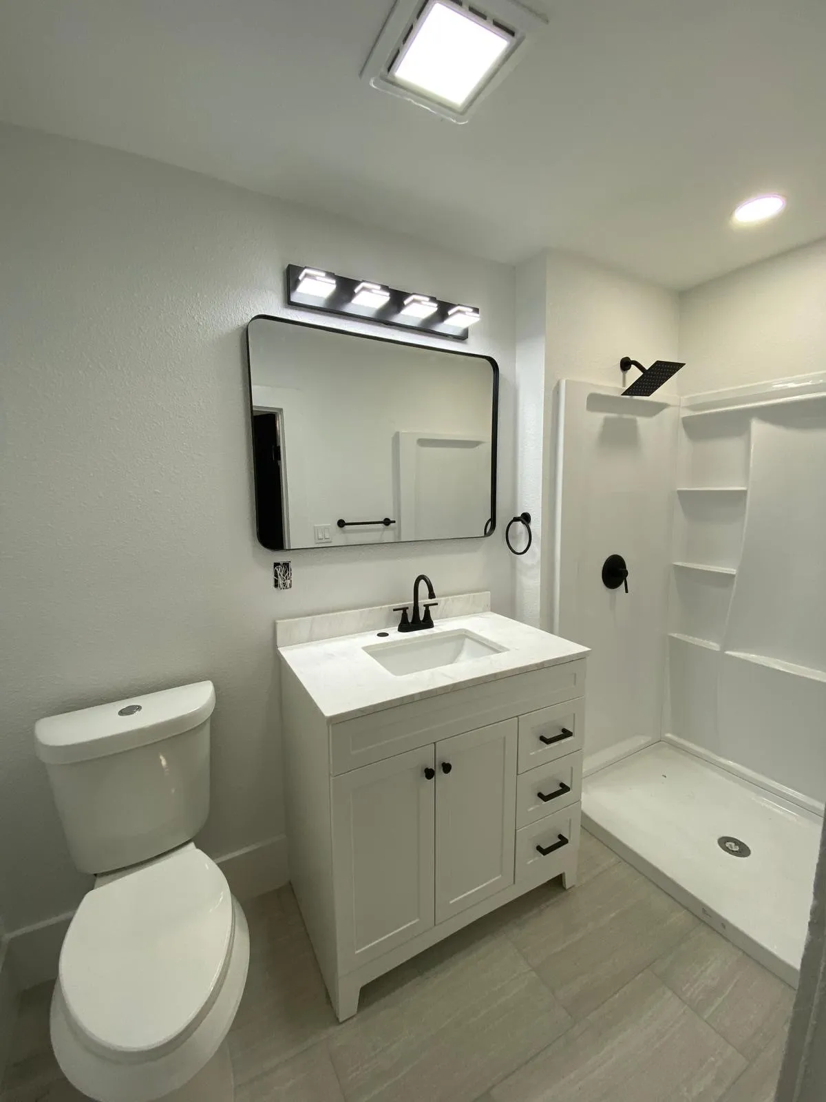 Single Family Residence For Rent in Dallas County , 3831 Bernal Drive, Dallas, Texas 75212, 4 Bedroom, 2 Bathroom, Garage spaces, 1,600 Sqft, built in 1935, mls#21370043, Real Estate Agent in Dallas, Homes For Rent in Dallas county, Homes For Rent in Dallas, Realtor in Dallas Texas, Real Estate Brokerage Independent Realty Texas, Luminita Cordes Realtor