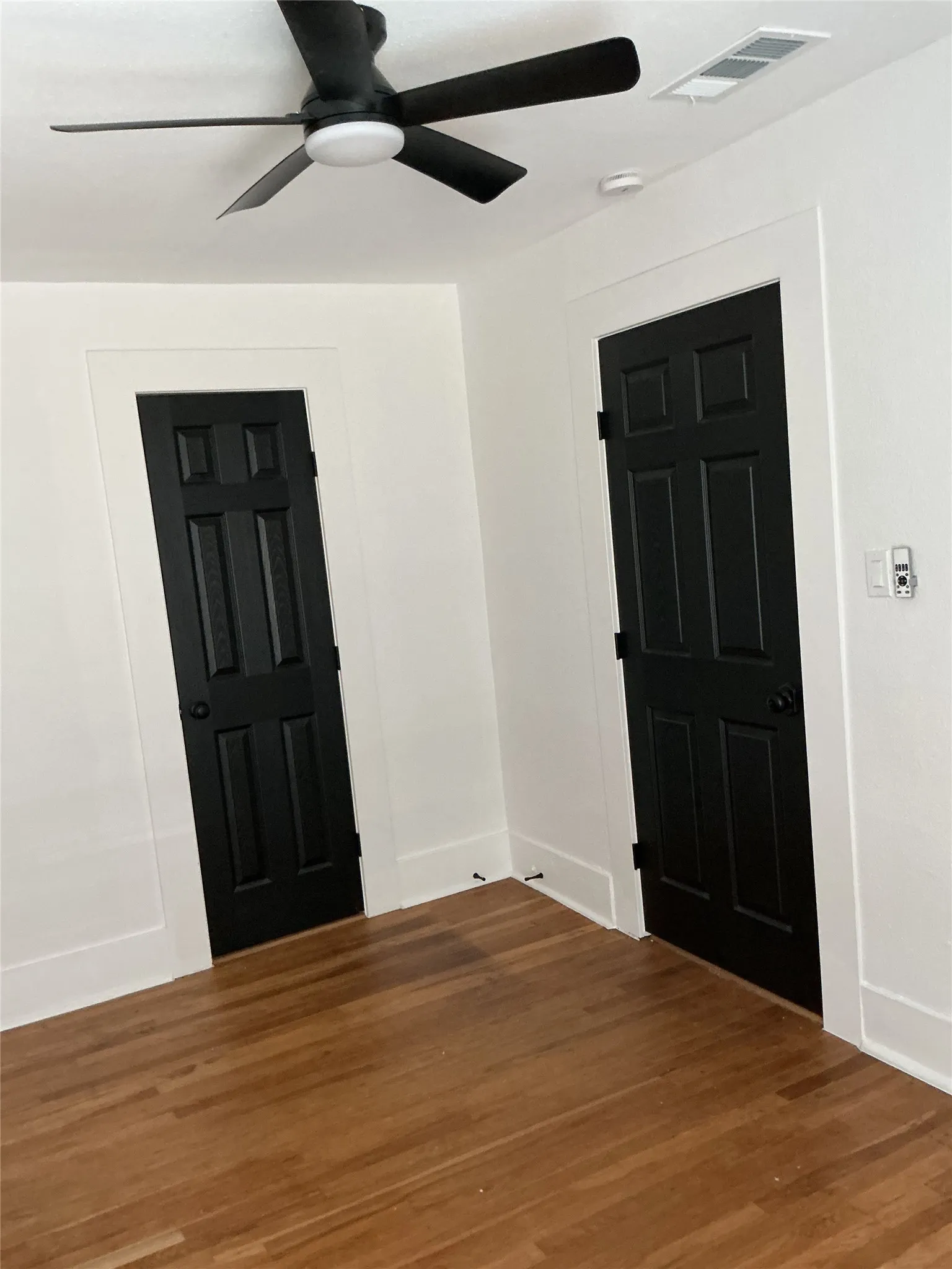Single Family Residence For Rent in Dallas County , 3831 Bernal Drive, Dallas, Texas 75212, 4 Bedroom, 2 Bathroom, Garage spaces, 1,600 Sqft, built in 1935, mls#21370043, Real Estate Agent in Dallas, Homes For Rent in Dallas county, Homes For Rent in Dallas, Realtor in Dallas Texas, Real Estate Brokerage Independent Realty Texas, Luminita Cordes Realtor