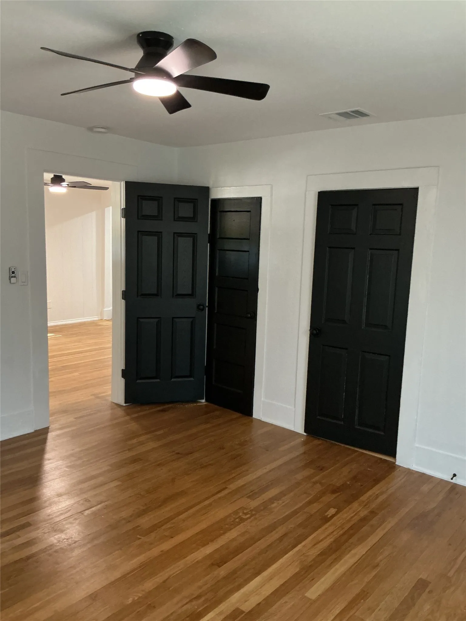Single Family Residence For Rent in Dallas County , 3831 Bernal Drive, Dallas, Texas 75212, 4 Bedroom, 2 Bathroom, Garage spaces, 1,600 Sqft, built in 1935, mls#21370043, Real Estate Agent in Dallas, Homes For Rent in Dallas county, Homes For Rent in Dallas, Realtor in Dallas Texas, Real Estate Brokerage Independent Realty Texas, Luminita Cordes Realtor
