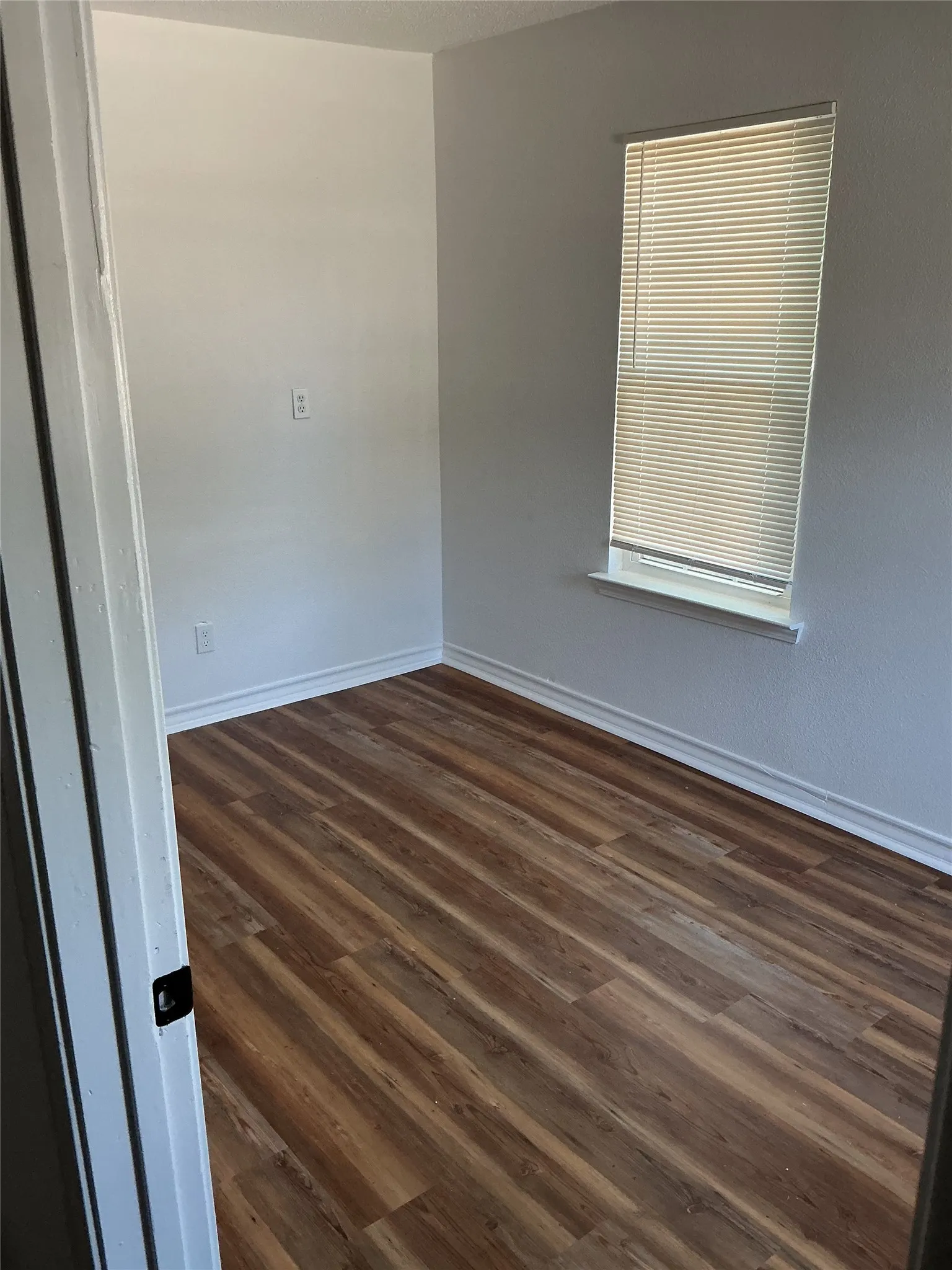 Single Family Residence For Rent in Dallas County , 3831 Bernal Drive, Dallas, Texas 75212, 4 Bedroom, 2 Bathroom, Garage spaces, 1,600 Sqft, built in 1935, mls#21370043, Real Estate Agent in Dallas, Homes For Rent in Dallas county, Homes For Rent in Dallas, Realtor in Dallas Texas, Real Estate Brokerage Independent Realty Texas, Luminita Cordes Realtor
