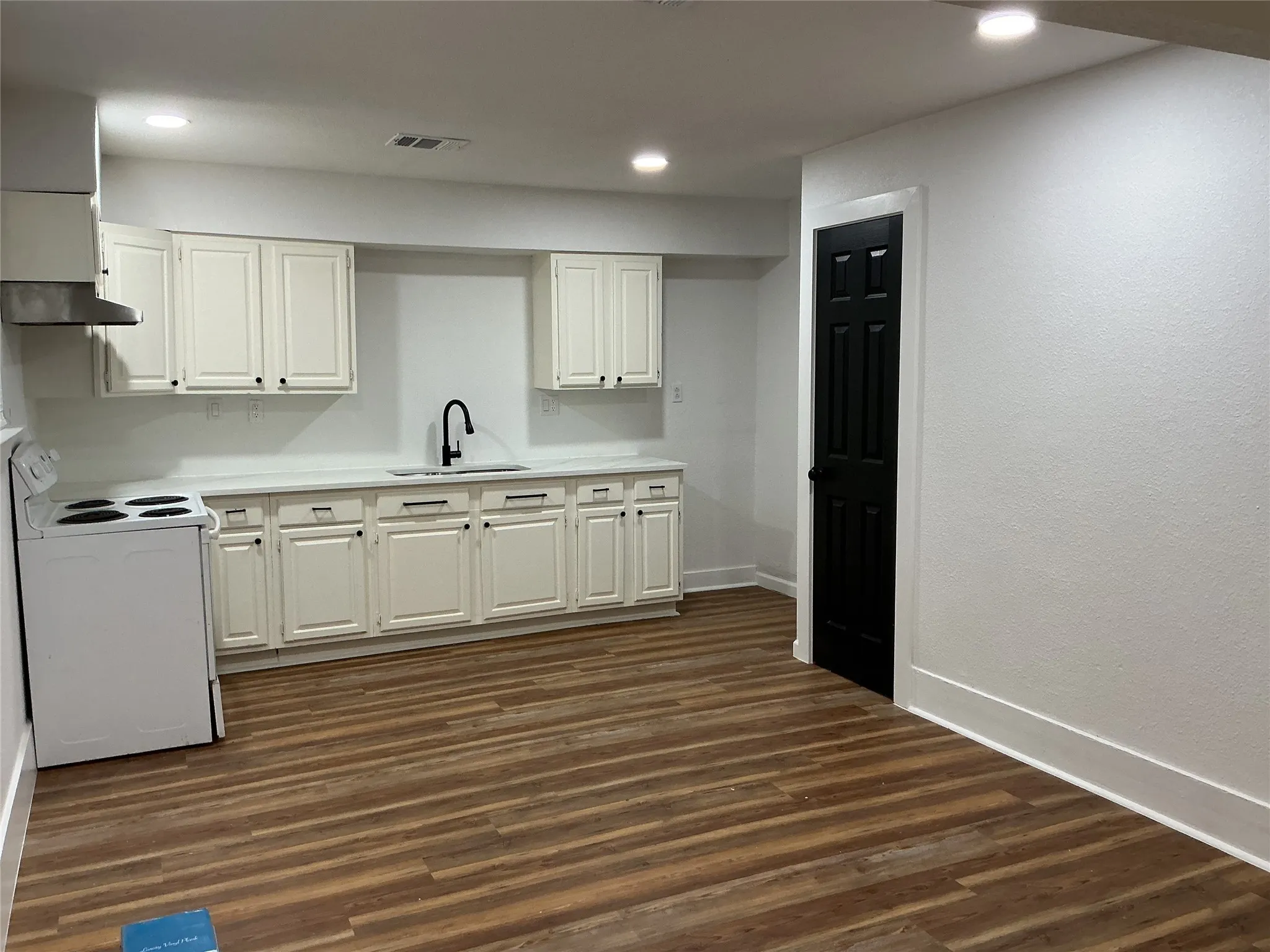 Single Family Residence For Rent in Dallas County , 3831 Bernal Drive, Dallas, Texas 75212, 4 Bedroom, 2 Bathroom, Garage spaces, 1,600 Sqft, built in 1935, mls#21370043, Real Estate Agent in Dallas, Homes For Rent in Dallas county, Homes For Rent in Dallas, Realtor in Dallas Texas, Real Estate Brokerage Independent Realty Texas, Luminita Cordes Realtor