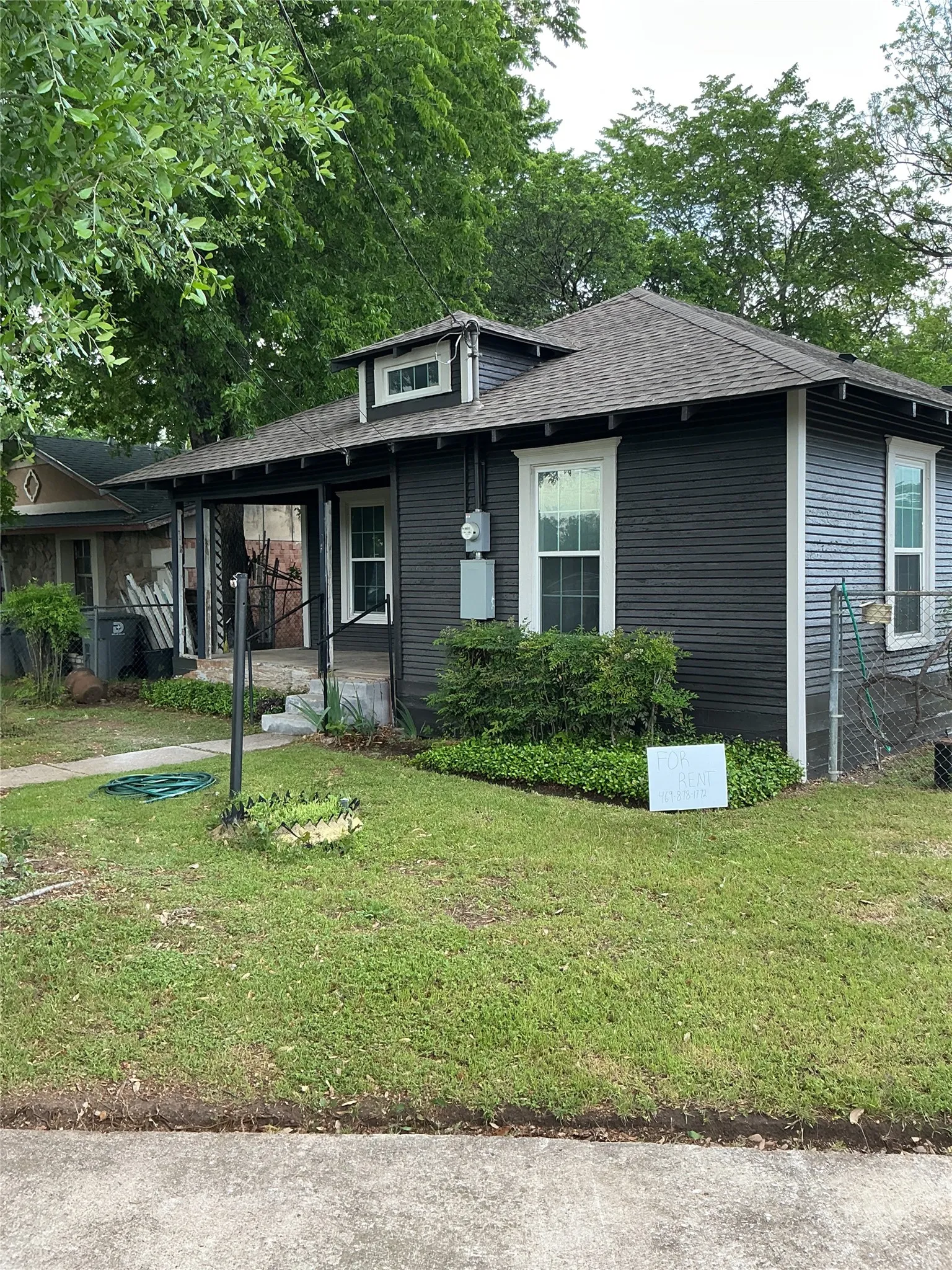 Single Family Residence For Rent in Dallas County , 3831 Bernal Drive, Dallas, Texas 75212, 4 Bedroom, 2 Bathroom, Garage spaces, 1,600 Sqft, built in 1935, mls#21370043, Real Estate Agent in Dallas, Homes For Rent in Dallas county, Homes For Rent in Dallas, Realtor in Dallas Texas, Real Estate Brokerage Independent Realty Texas, Luminita Cordes Realtor