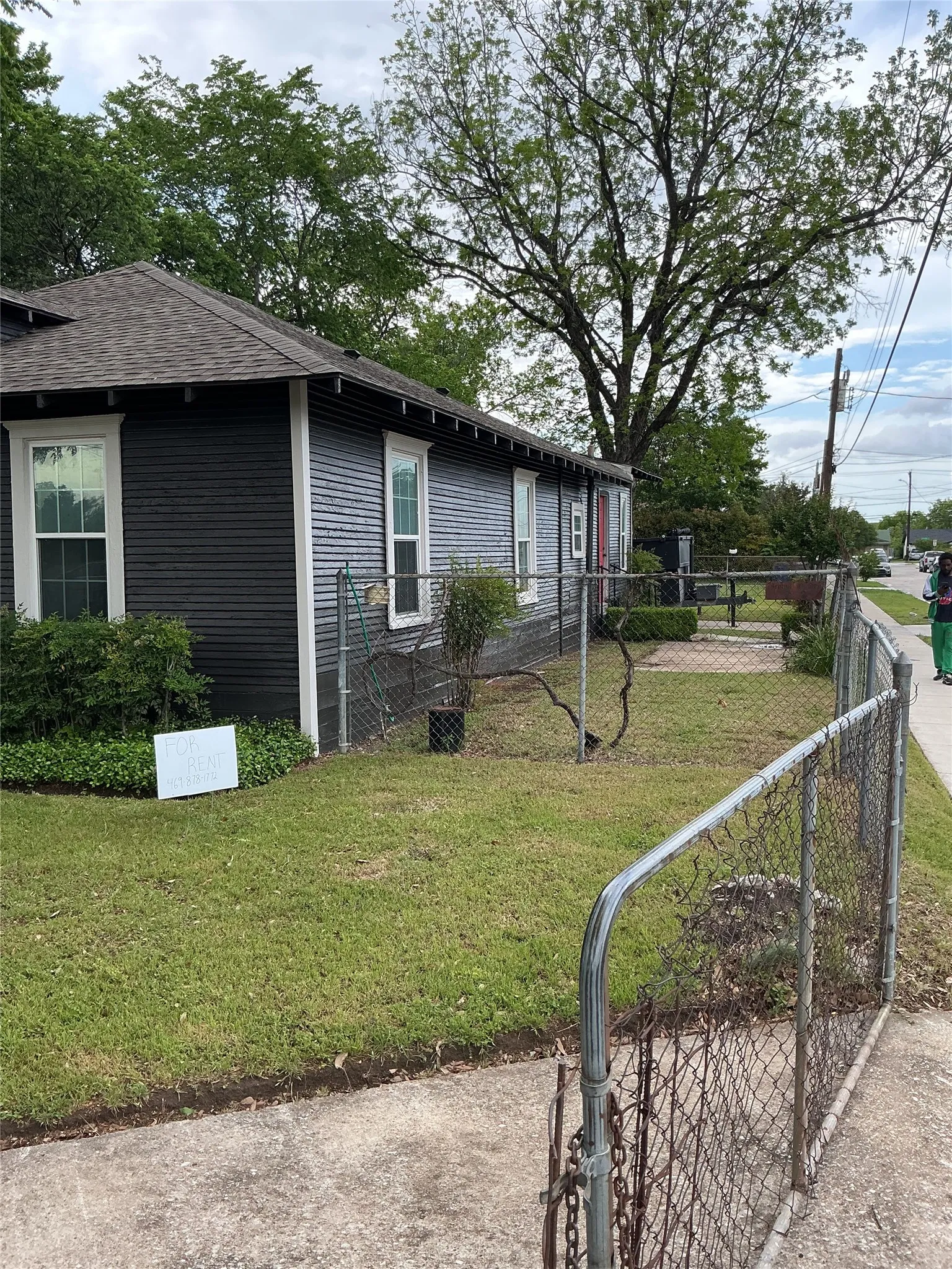 Single Family Residence For Rent in Dallas County , 3831 Bernal Drive, Dallas, Texas 75212, 4 Bedroom, 2 Bathroom, Garage spaces, 1,600 Sqft, built in 1935, mls#21370043, Real Estate Agent in Dallas, Homes For Rent in Dallas county, Homes For Rent in Dallas, Realtor in Dallas Texas, Real Estate Brokerage Independent Realty Texas, Luminita Cordes Realtor