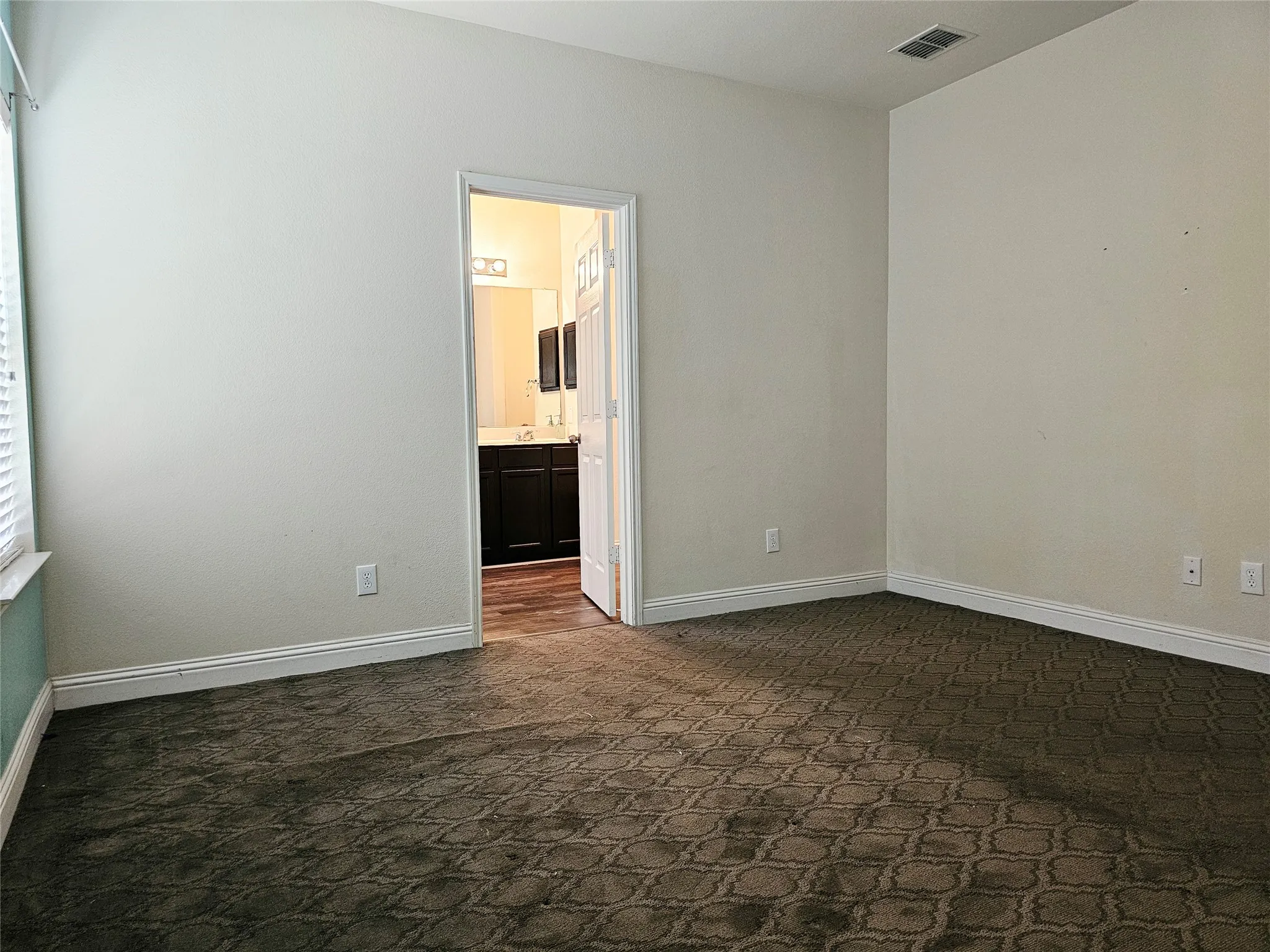 Single Family Residence For Sale in Tarrant County , 1216 Artesia Drive, Fort Worth, Texas 76052, 4 Bedroom, 3 Bathroom, 1 Garage spaces, 1,976 Sqft, built in 2009, mls#21354998, Real Estate Agent in Fort Worth, Homes For Sale in Tarrant county, Homes For Sale in Fort Worth, Realtor in Fort Worth Texas, Real Estate Brokerage Independent Realty Texas, Luminita Cordes Realtor