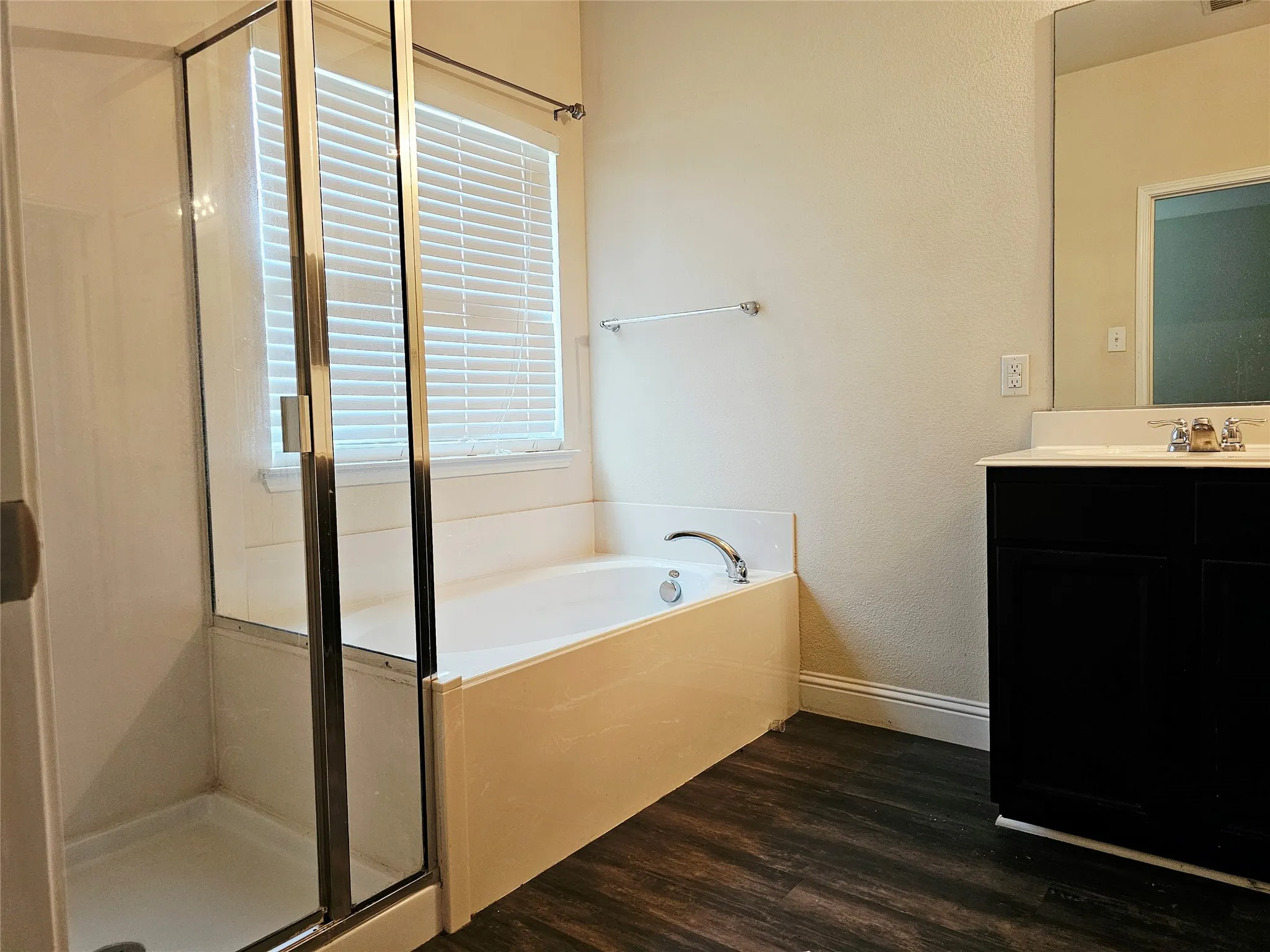 Single Family Residence For Sale in Tarrant County , 1216 Artesia Drive, Fort Worth, Texas 76052, 4 Bedroom, 3 Bathroom, 1 Garage spaces, 1,976 Sqft, built in 2009, mls#21354998, Real Estate Agent in Fort Worth, Homes For Sale in Tarrant county, Homes For Sale in Fort Worth, Realtor in Fort Worth Texas, Real Estate Brokerage Independent Realty Texas, Luminita Cordes Realtor
