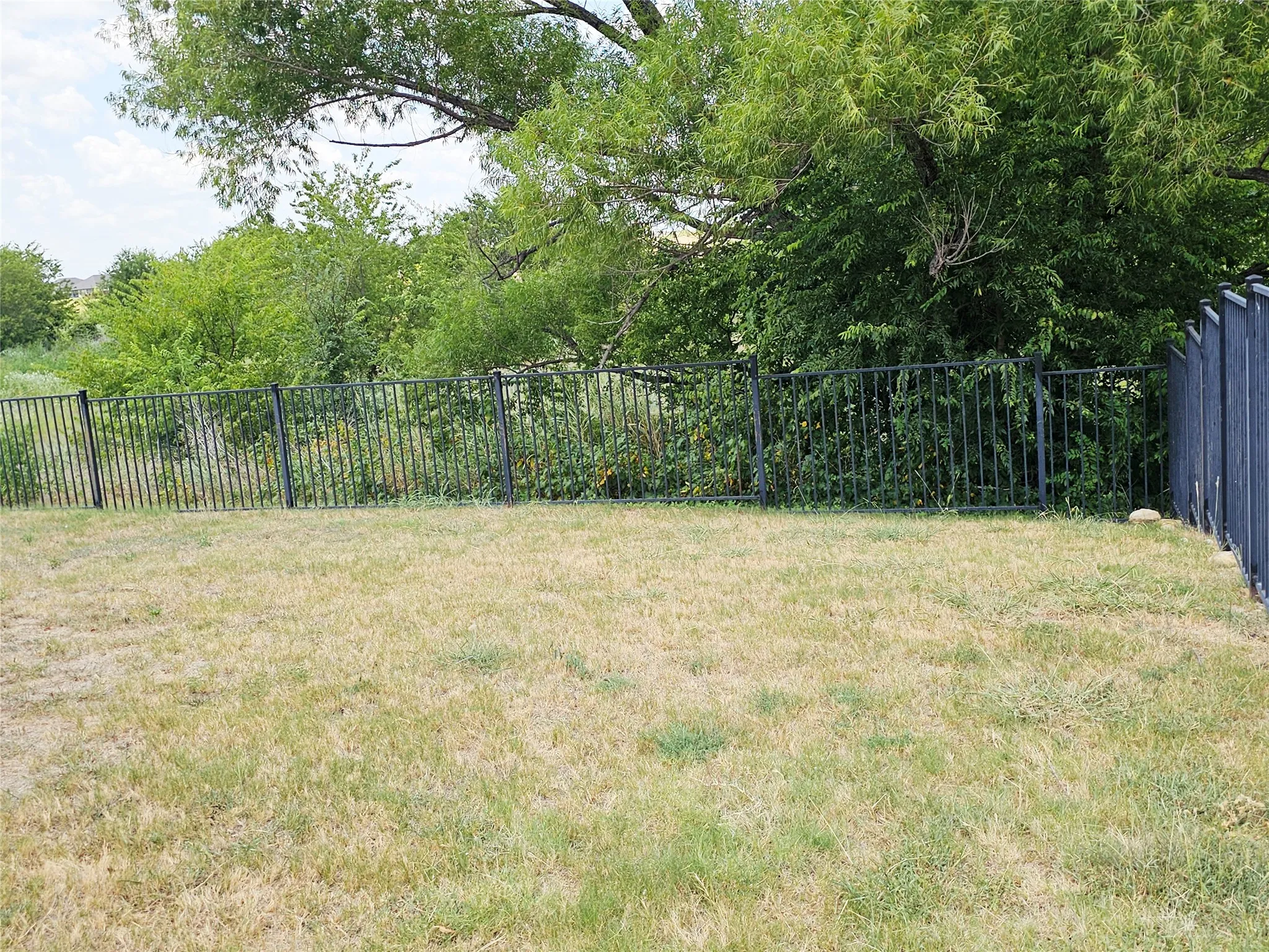 Single Family Residence For Sale in Tarrant County , 1216 Artesia Drive, Fort Worth, Texas 76052, 4 Bedroom, 3 Bathroom, 1 Garage spaces, 1,976 Sqft, built in 2009, mls#21354998, Real Estate Agent in Fort Worth, Homes For Sale in Tarrant county, Homes For Sale in Fort Worth, Realtor in Fort Worth Texas, Real Estate Brokerage Independent Realty Texas, Luminita Cordes Realtor