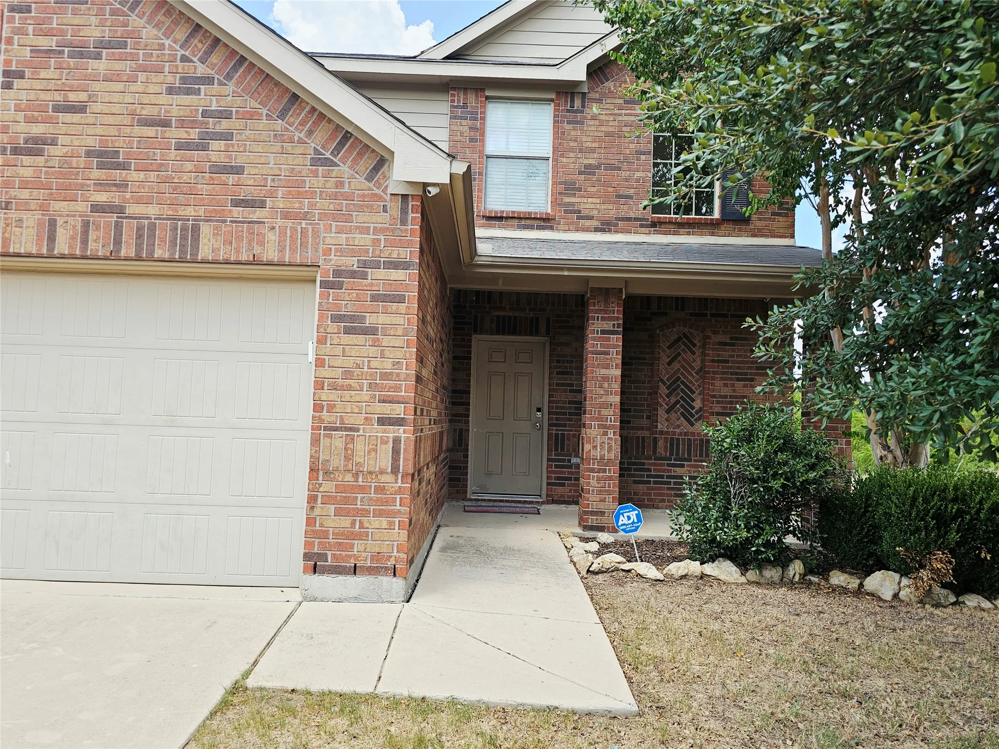 Single Family Residence For Sale in Tarrant County , 1216 Artesia Drive, Fort Worth, Texas 76052, 4 Bedroom, 3 Bathroom, 1 Garage spaces, 1,976 Sqft, built in 2009, mls#21354998, Real Estate Agent in Fort Worth, Homes For Sale in Tarrant county, Homes For Sale in Fort Worth, Realtor in Fort Worth Texas, Real Estate Brokerage Independent Realty Texas, Luminita Cordes Realtor