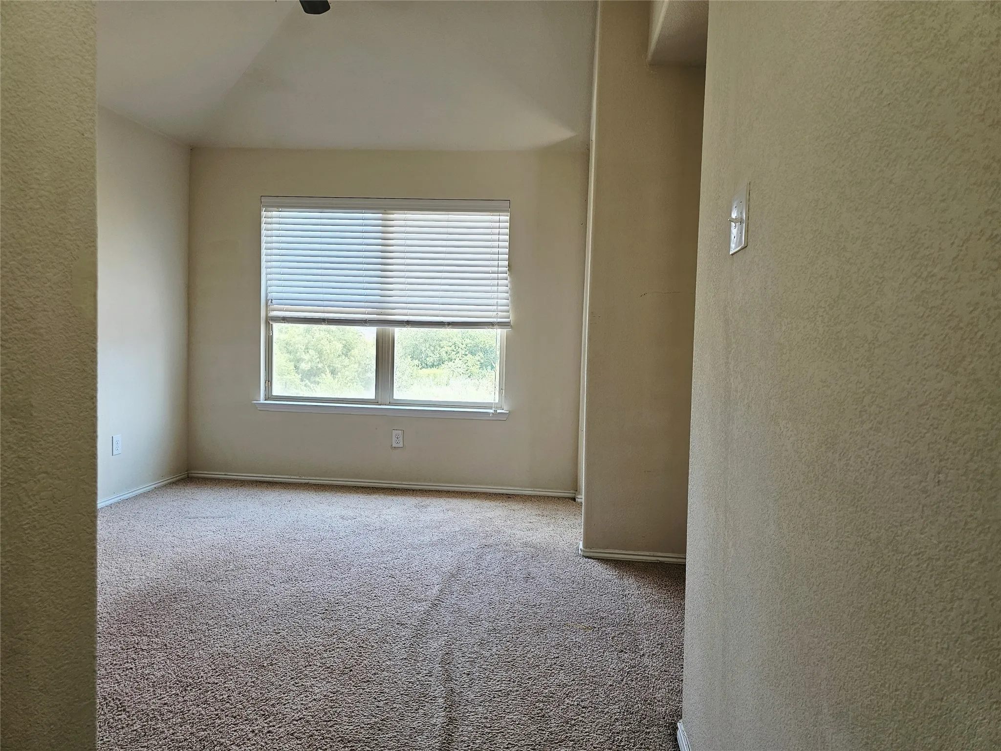 Single Family Residence For Sale in Tarrant County , 1216 Artesia Drive, Fort Worth, Texas 76052, 4 Bedroom, 3 Bathroom, 1 Garage spaces, 1,976 Sqft, built in 2009, mls#21354998, Real Estate Agent in Fort Worth, Homes For Sale in Tarrant county, Homes For Sale in Fort Worth, Realtor in Fort Worth Texas, Real Estate Brokerage Independent Realty Texas, Luminita Cordes Realtor