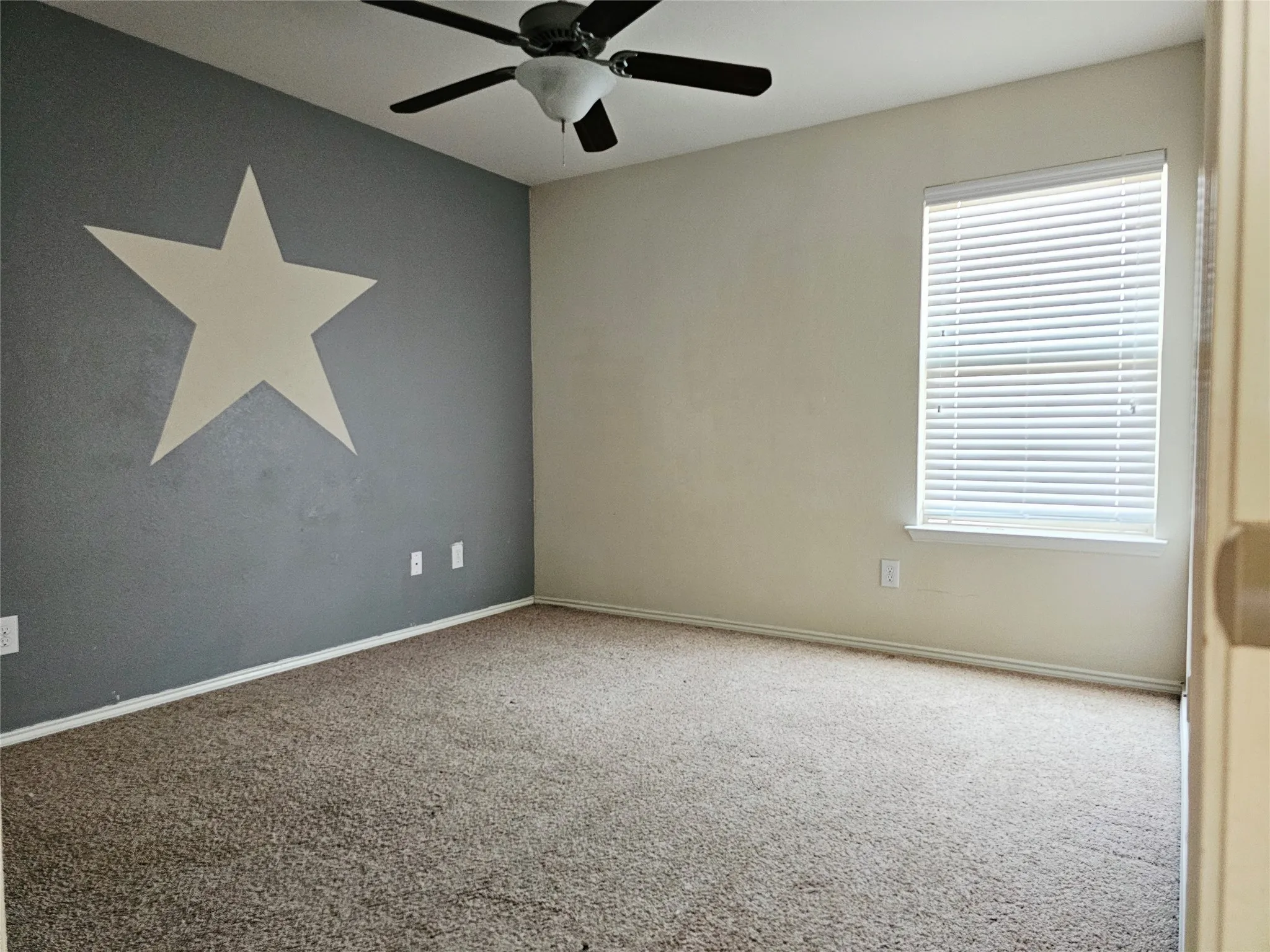 Single Family Residence For Sale in Tarrant County , 1216 Artesia Drive, Fort Worth, Texas 76052, 4 Bedroom, 3 Bathroom, 1 Garage spaces, 1,976 Sqft, built in 2009, mls#21354998, Real Estate Agent in Fort Worth, Homes For Sale in Tarrant county, Homes For Sale in Fort Worth, Realtor in Fort Worth Texas, Real Estate Brokerage Independent Realty Texas, Luminita Cordes Realtor