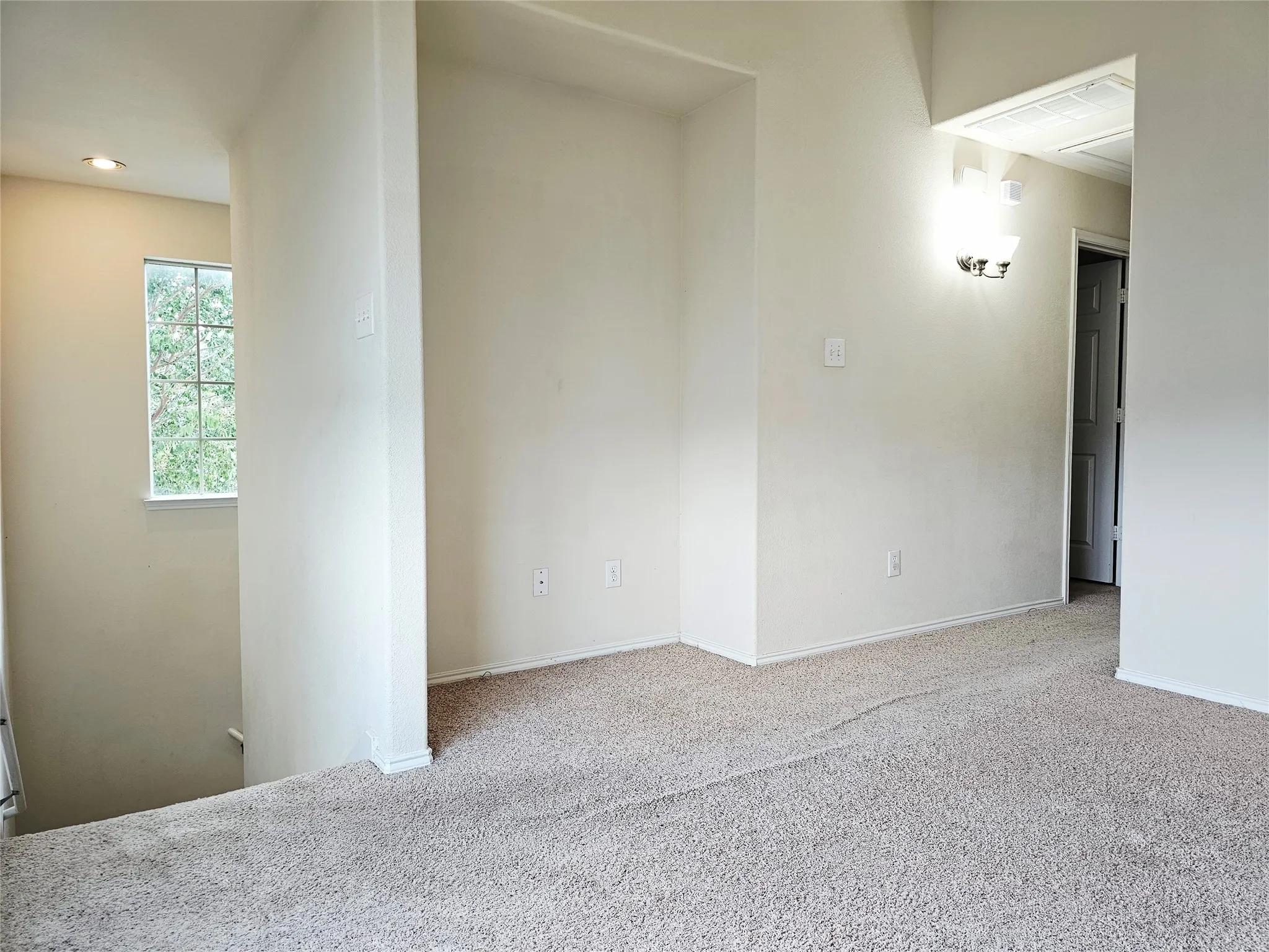 Single Family Residence For Sale in Tarrant County , 1216 Artesia Drive, Fort Worth, Texas 76052, 4 Bedroom, 3 Bathroom, 1 Garage spaces, 1,976 Sqft, built in 2009, mls#21354998, Real Estate Agent in Fort Worth, Homes For Sale in Tarrant county, Homes For Sale in Fort Worth, Realtor in Fort Worth Texas, Real Estate Brokerage Independent Realty Texas, Luminita Cordes Realtor