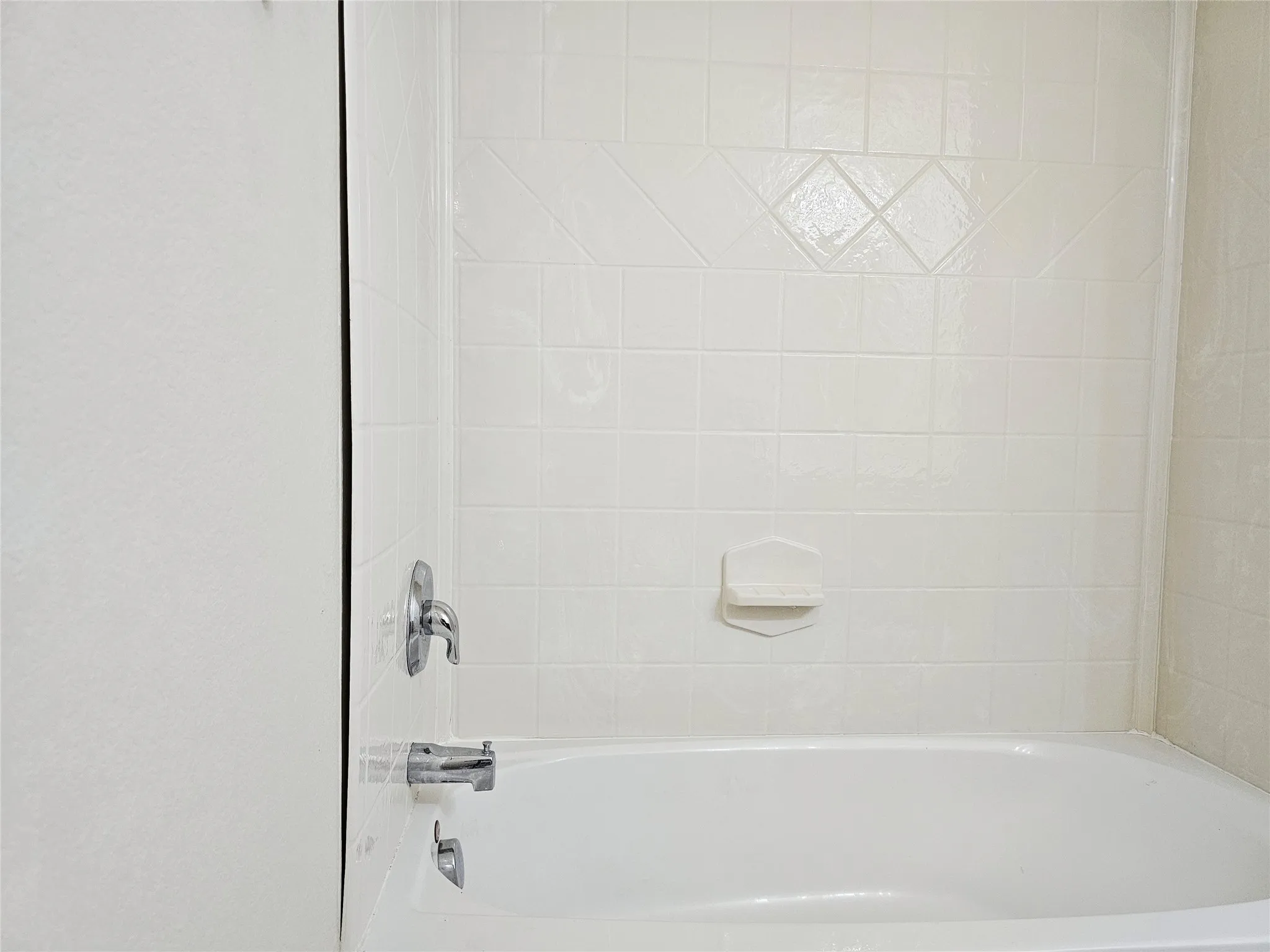 Single Family Residence For Sale in Tarrant County , 1216 Artesia Drive, Fort Worth, Texas 76052, 4 Bedroom, 3 Bathroom, 1 Garage spaces, 1,976 Sqft, built in 2009, mls#21354998, Real Estate Agent in Fort Worth, Homes For Sale in Tarrant county, Homes For Sale in Fort Worth, Realtor in Fort Worth Texas, Real Estate Brokerage Independent Realty Texas, Luminita Cordes Realtor
