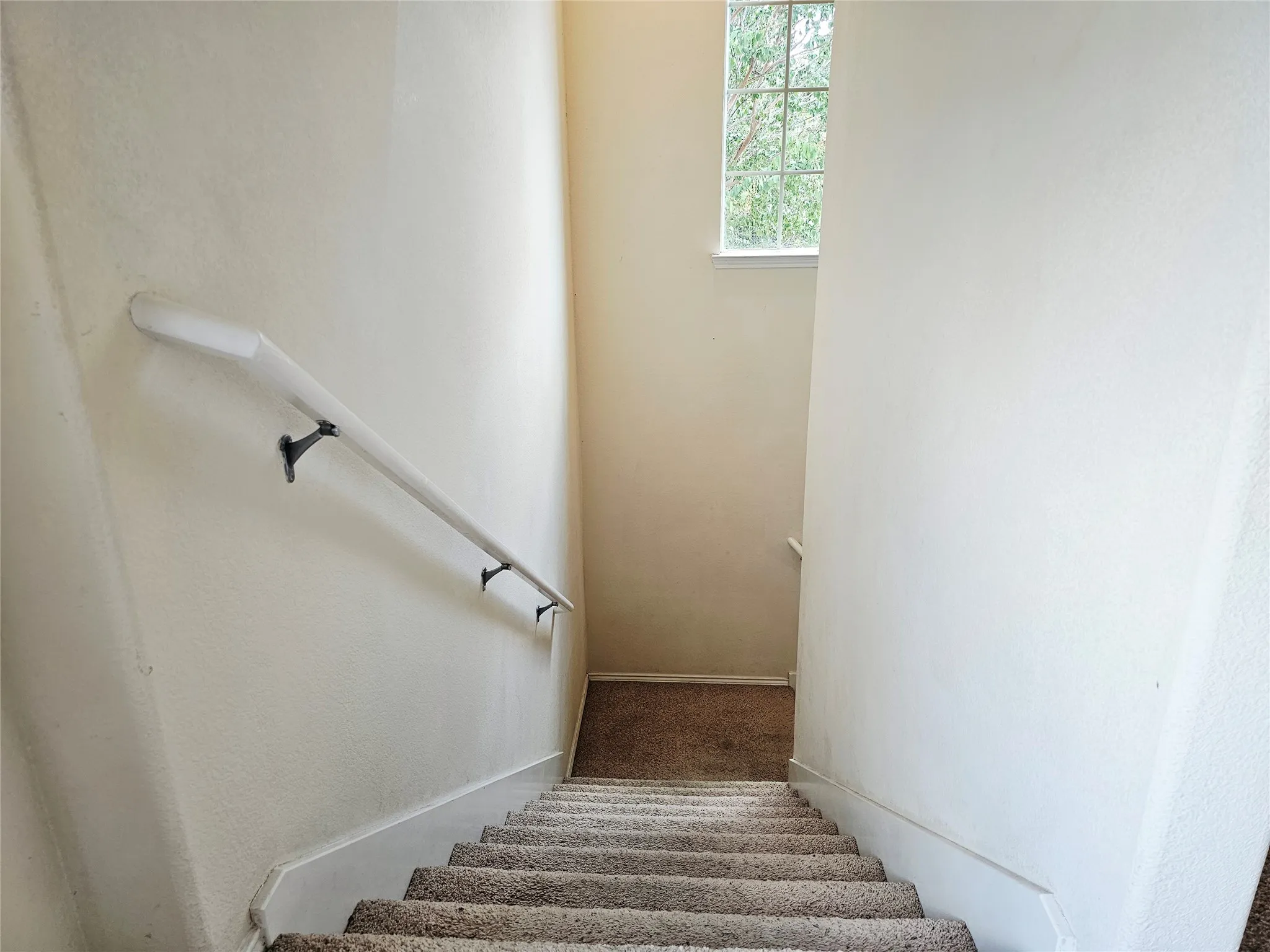 Single Family Residence For Sale in Tarrant County , 1216 Artesia Drive, Fort Worth, Texas 76052, 4 Bedroom, 3 Bathroom, 1 Garage spaces, 1,976 Sqft, built in 2009, mls#21354998, Real Estate Agent in Fort Worth, Homes For Sale in Tarrant county, Homes For Sale in Fort Worth, Realtor in Fort Worth Texas, Real Estate Brokerage Independent Realty Texas, Luminita Cordes Realtor