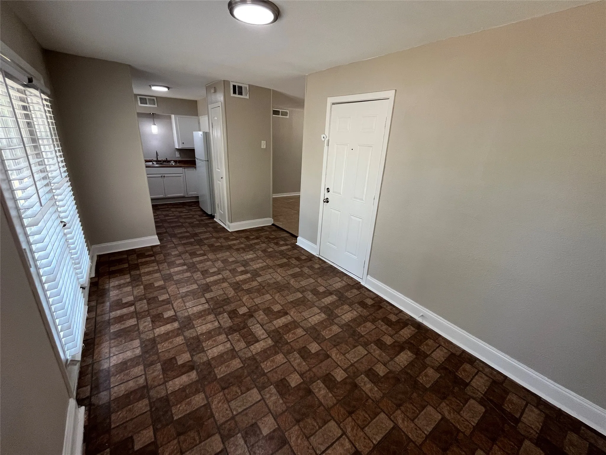 Single Family Residence For Rent in Dallas County , 317 E Ridgewood Drive, Garland, Texas 75041, 3 Bedroom, 1 Bathroom, 1 Garage spaces, 966 Sqft, built in 1965, mls#21356793, Real Estate Agent in Garland, Homes For Rent in Dallas county, Homes For Rent in Garland, Realtor in Garland Texas, Real Estate Brokerage Independent Realty Texas, Luminita Cordes Realtor