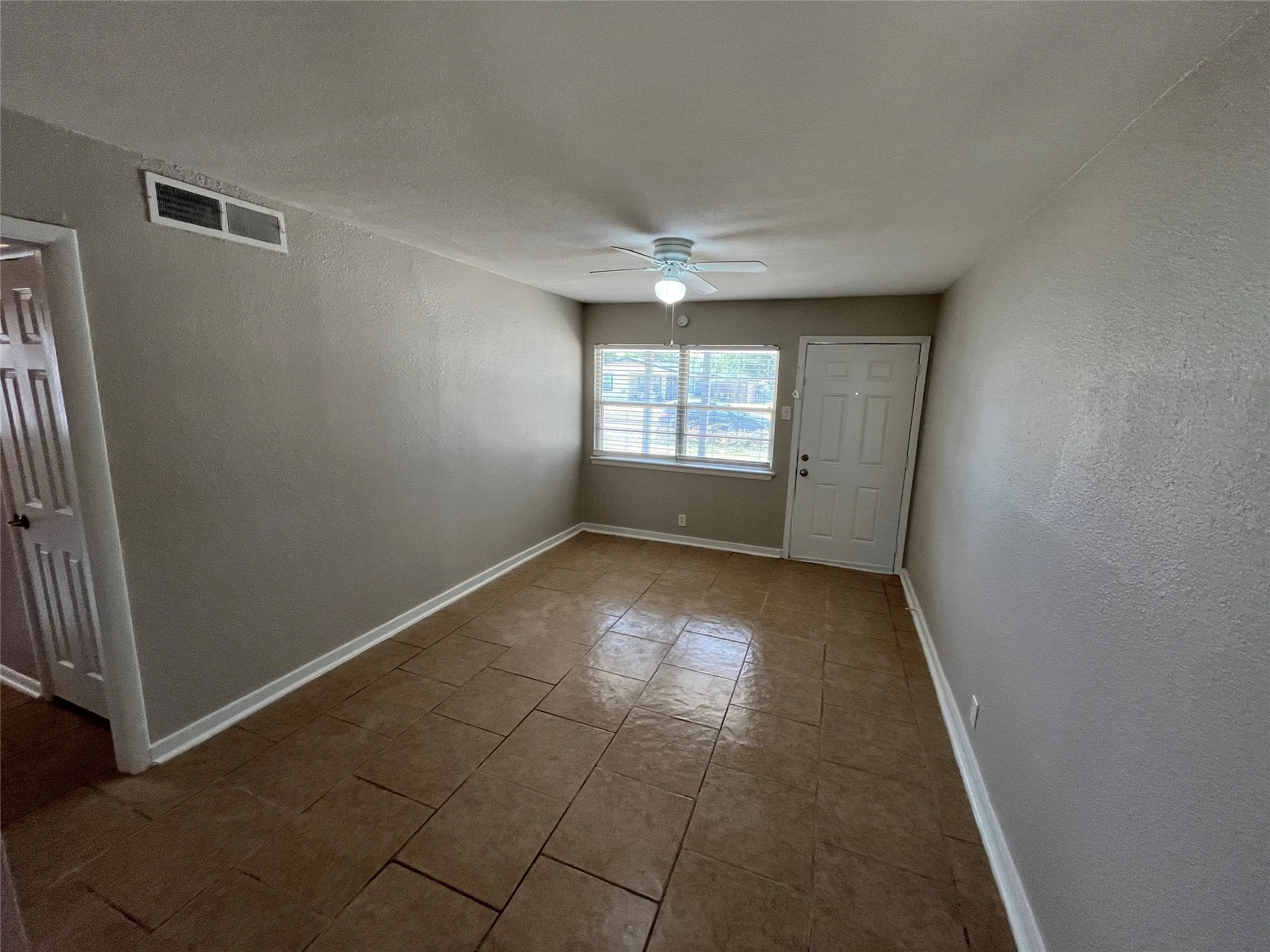 Single Family Residence For Rent in Dallas County , 317 E Ridgewood Drive, Garland, Texas 75041, 3 Bedroom, 1 Bathroom, 1 Garage spaces, 966 Sqft, built in 1965, mls#21356793, Real Estate Agent in Garland, Homes For Rent in Dallas county, Homes For Rent in Garland, Realtor in Garland Texas, Real Estate Brokerage Independent Realty Texas, Luminita Cordes Realtor