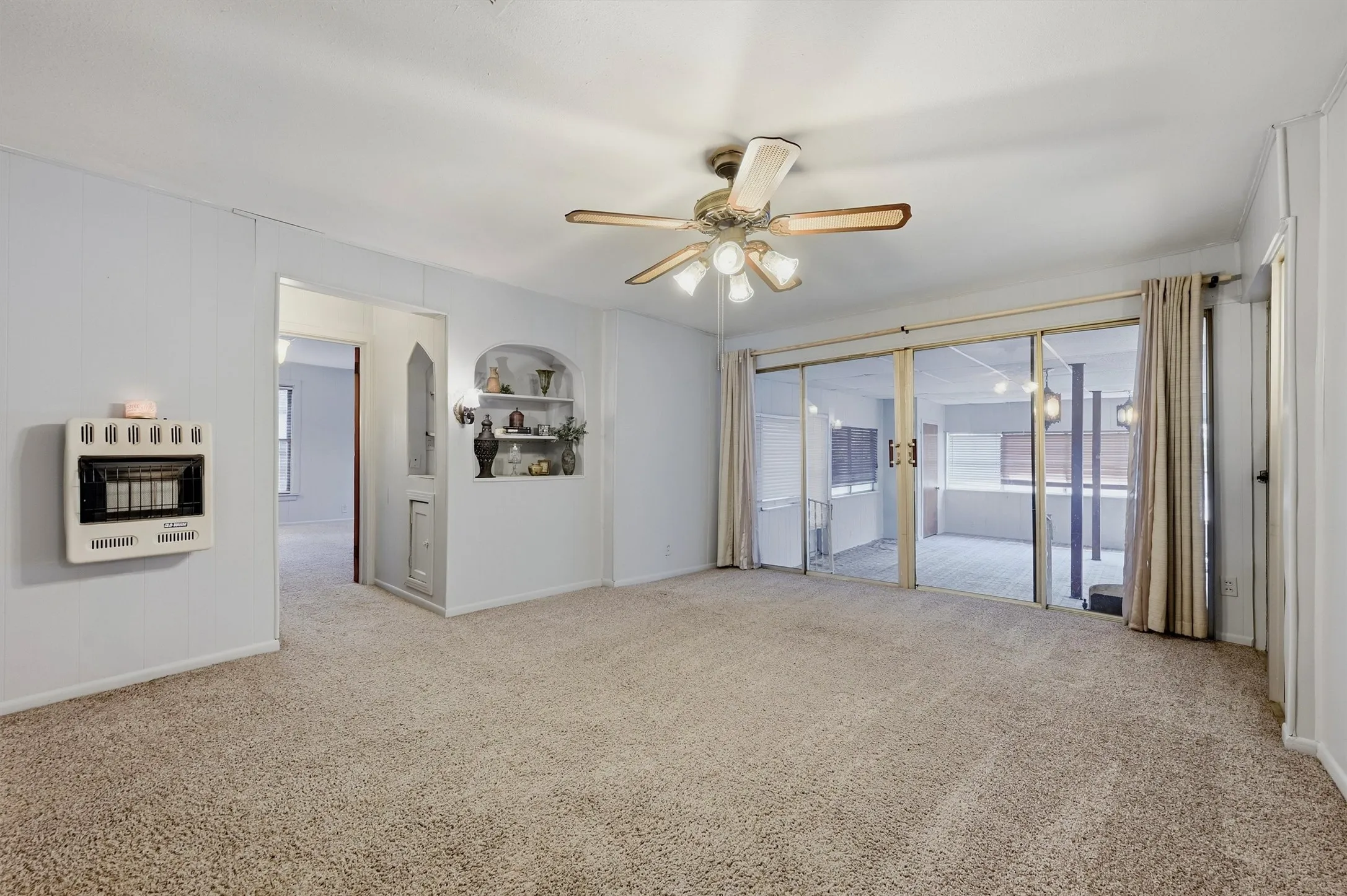 Single Family Residence For Sale in Grayson County , 408 E Park Avenue, Sherman, Texas 75090, 3 Bedroom, 2 Bathroom, 1 Garage spaces, 1,623 Sqft, built in 1946, mls#21369548, Real Estate Agent in Sherman, Homes For Sale in Grayson county, Homes For Sale in Sherman, Realtor in Sherman Texas, Real Estate Brokerage Independent Realty Texas, Luminita Cordes Realtor