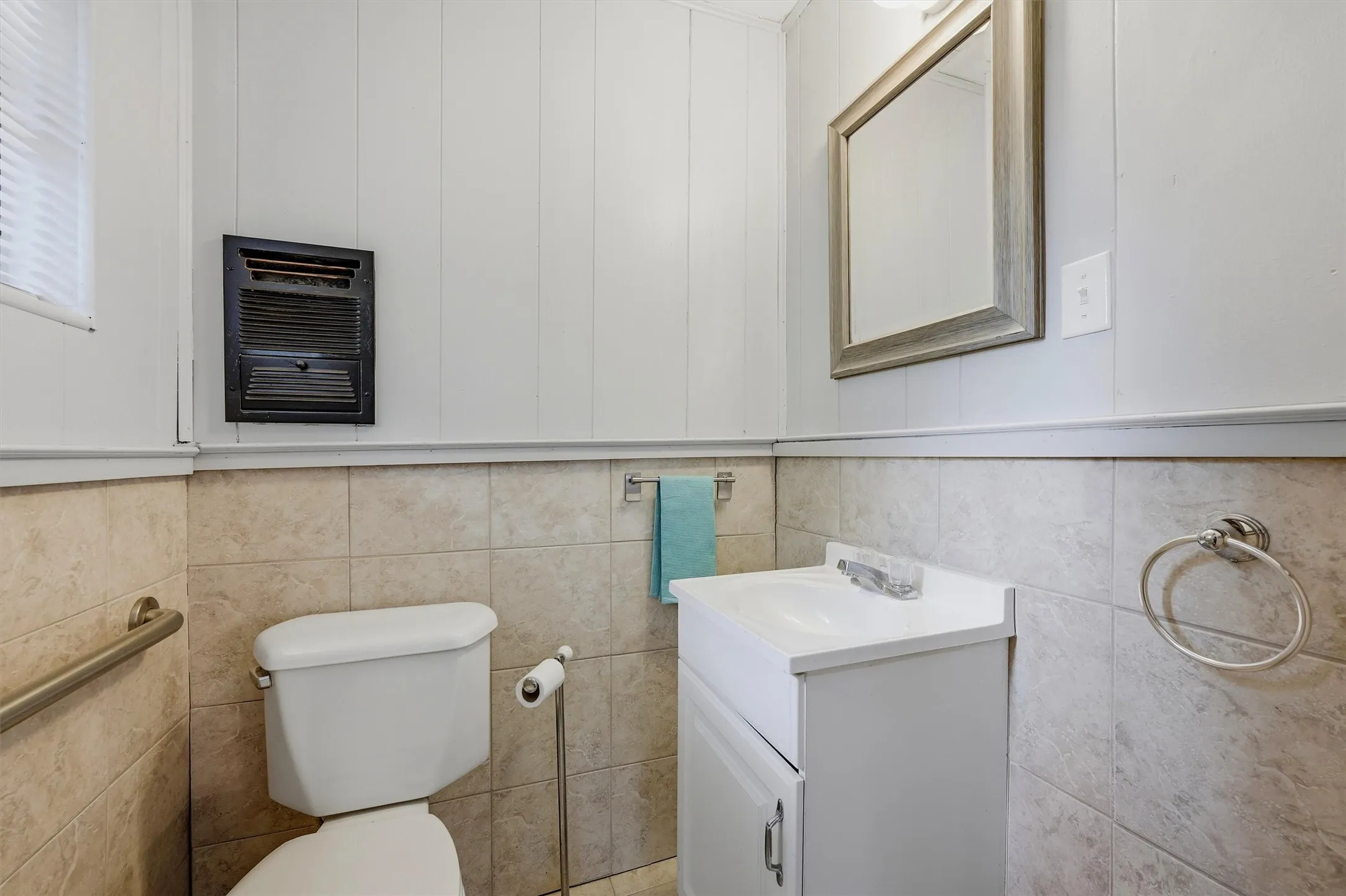 Single Family Residence For Sale in Grayson County , 408 E Park Avenue, Sherman, Texas 75090, 3 Bedroom, 2 Bathroom, 1 Garage spaces, 1,623 Sqft, built in 1946, mls#21369548, Real Estate Agent in Sherman, Homes For Sale in Grayson county, Homes For Sale in Sherman, Realtor in Sherman Texas, Real Estate Brokerage Independent Realty Texas, Luminita Cordes Realtor