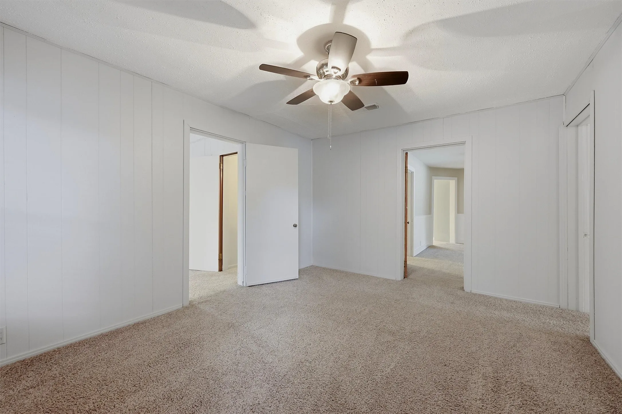 Single Family Residence For Sale in Grayson County , 408 E Park Avenue, Sherman, Texas 75090, 3 Bedroom, 2 Bathroom, 1 Garage spaces, 1,623 Sqft, built in 1946, mls#21369548, Real Estate Agent in Sherman, Homes For Sale in Grayson county, Homes For Sale in Sherman, Realtor in Sherman Texas, Real Estate Brokerage Independent Realty Texas, Luminita Cordes Realtor